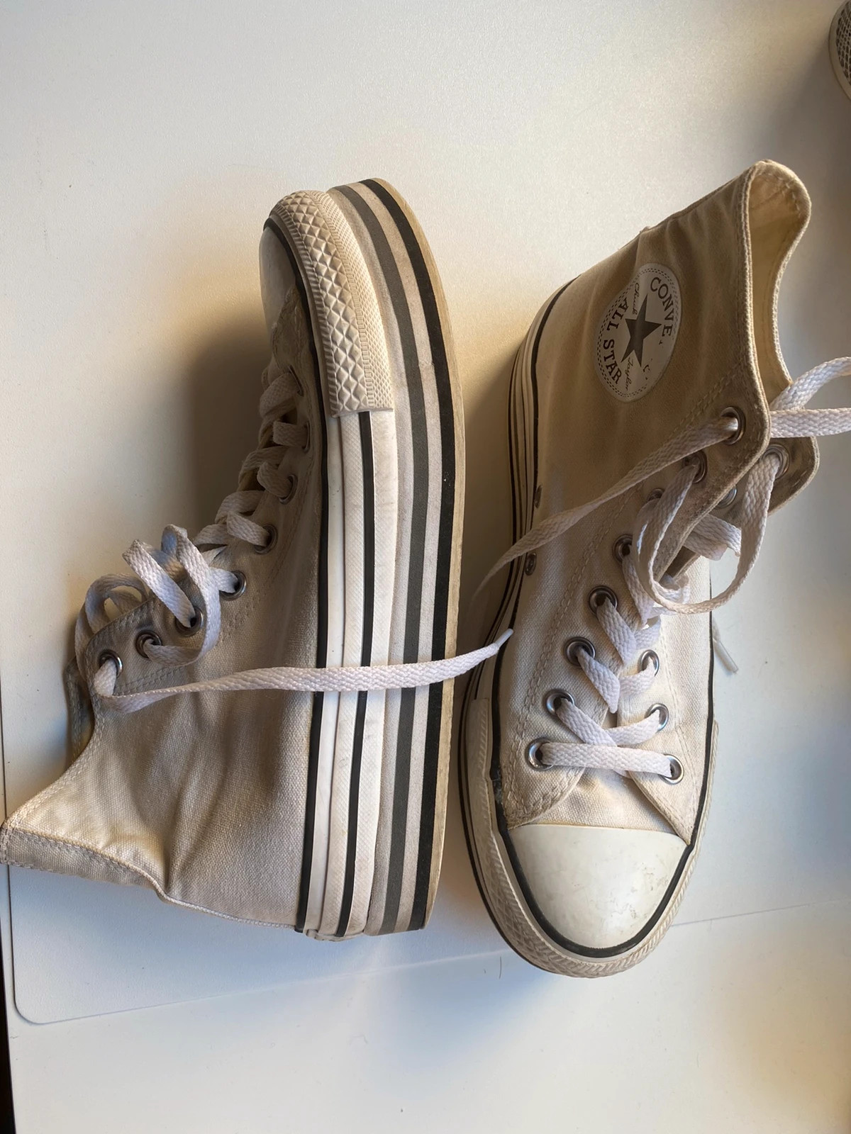 Converse blancas doble plataforma hotsell