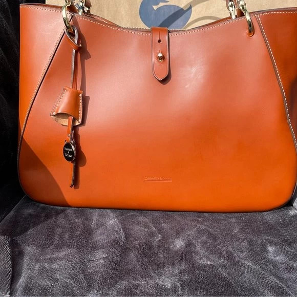 Dooney Bourke Alto Camilla Vinted