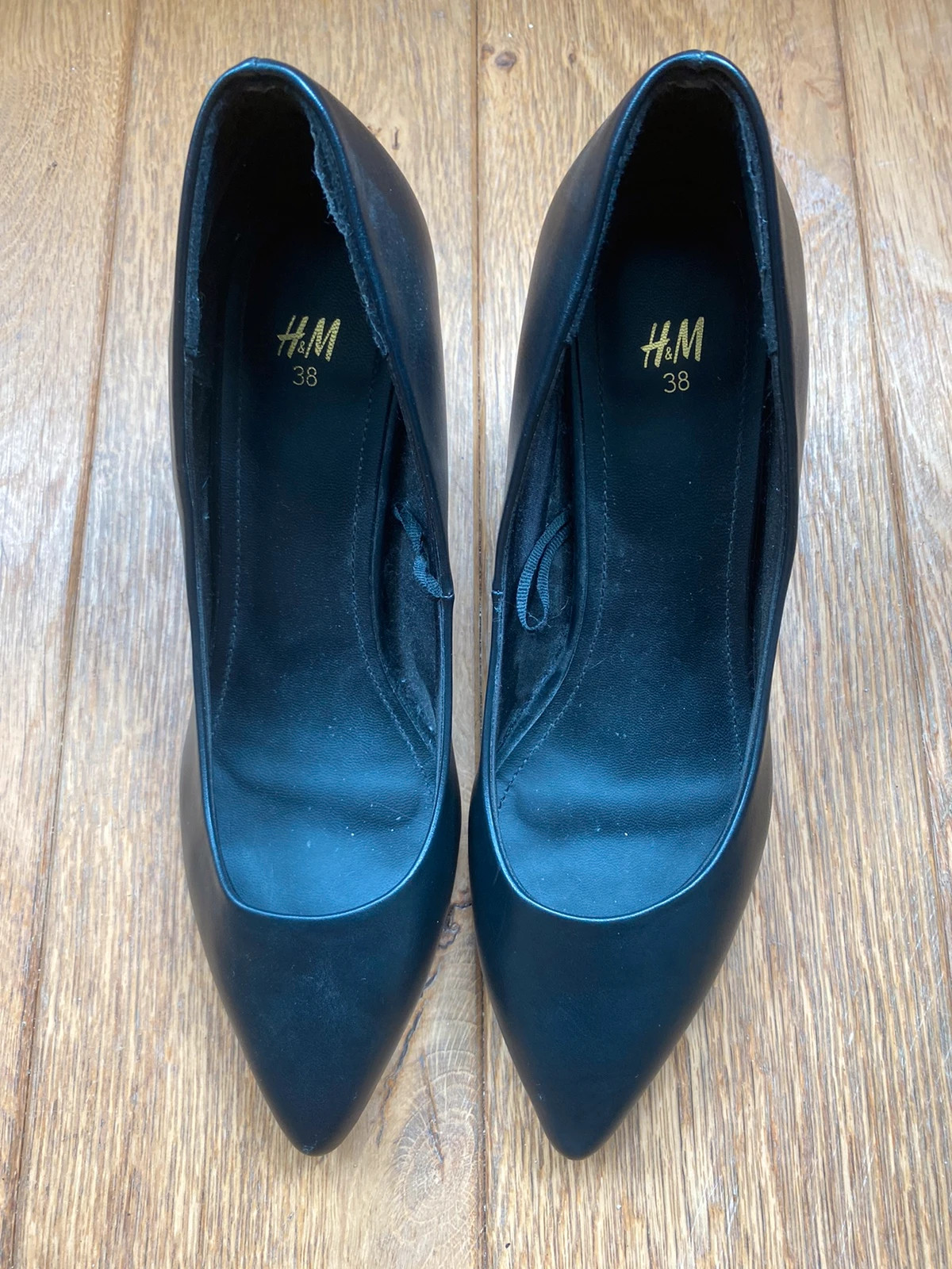 H&m clearance black pumps