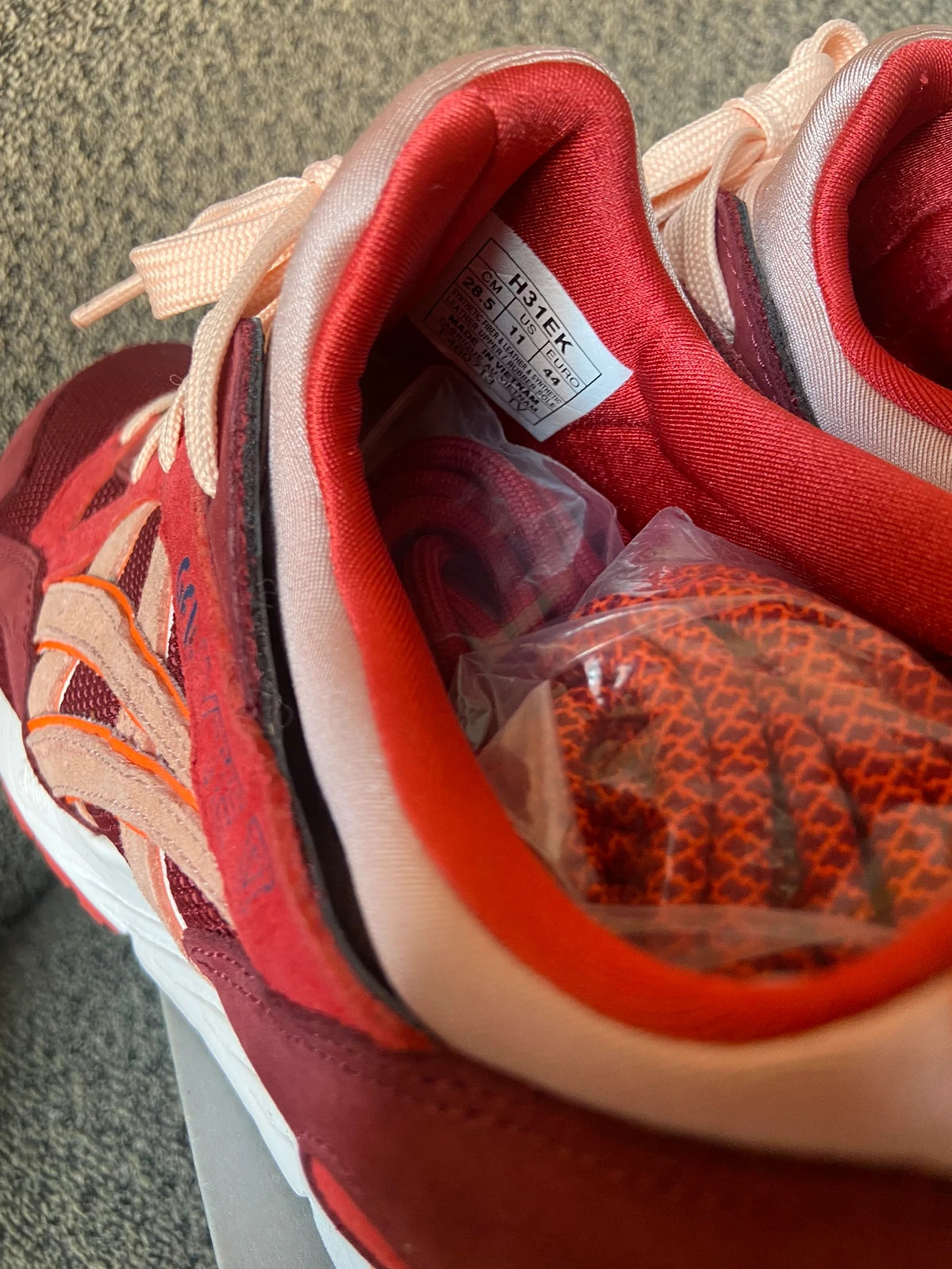 Asics Gel Lyte V Volcano x Ronnie Fieg x Kith Vinted