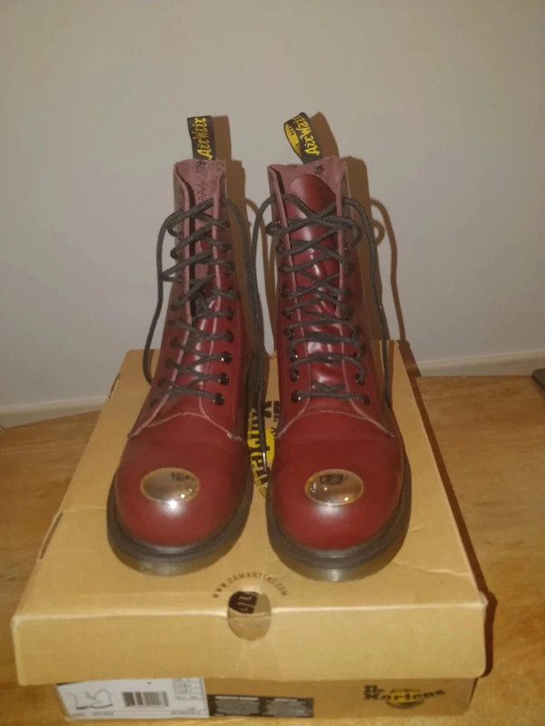 Dr martens 2025 1490 red