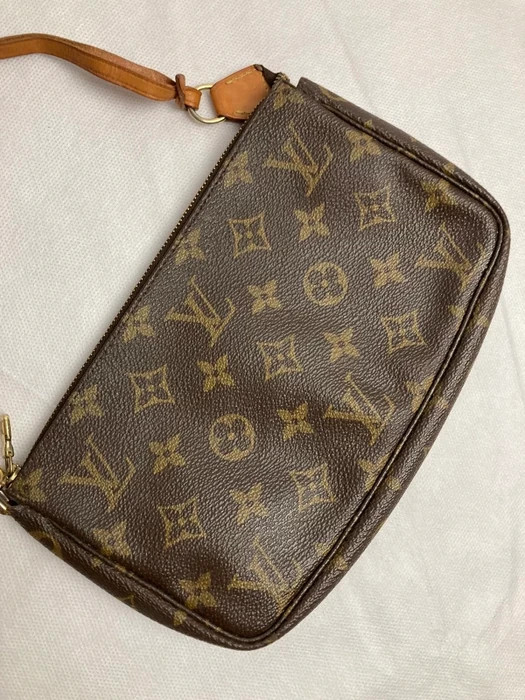 Vintage Louis Vuitton bag monogram all over mini Pochette
