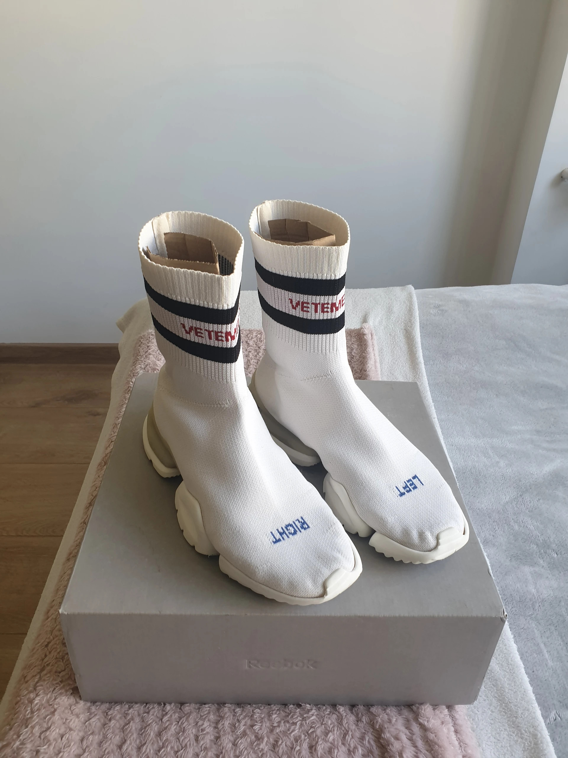 Vetements reebok sock cheap runner price