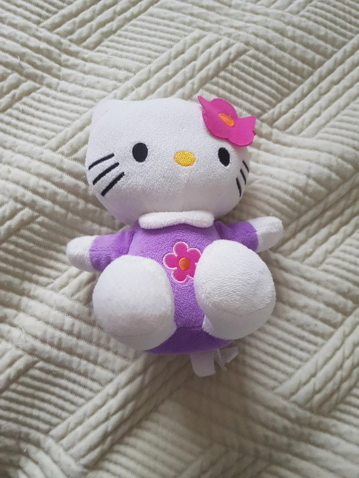 Doudou Chat Hello Kitty Plat Rose Rayé Grelot SANRIO