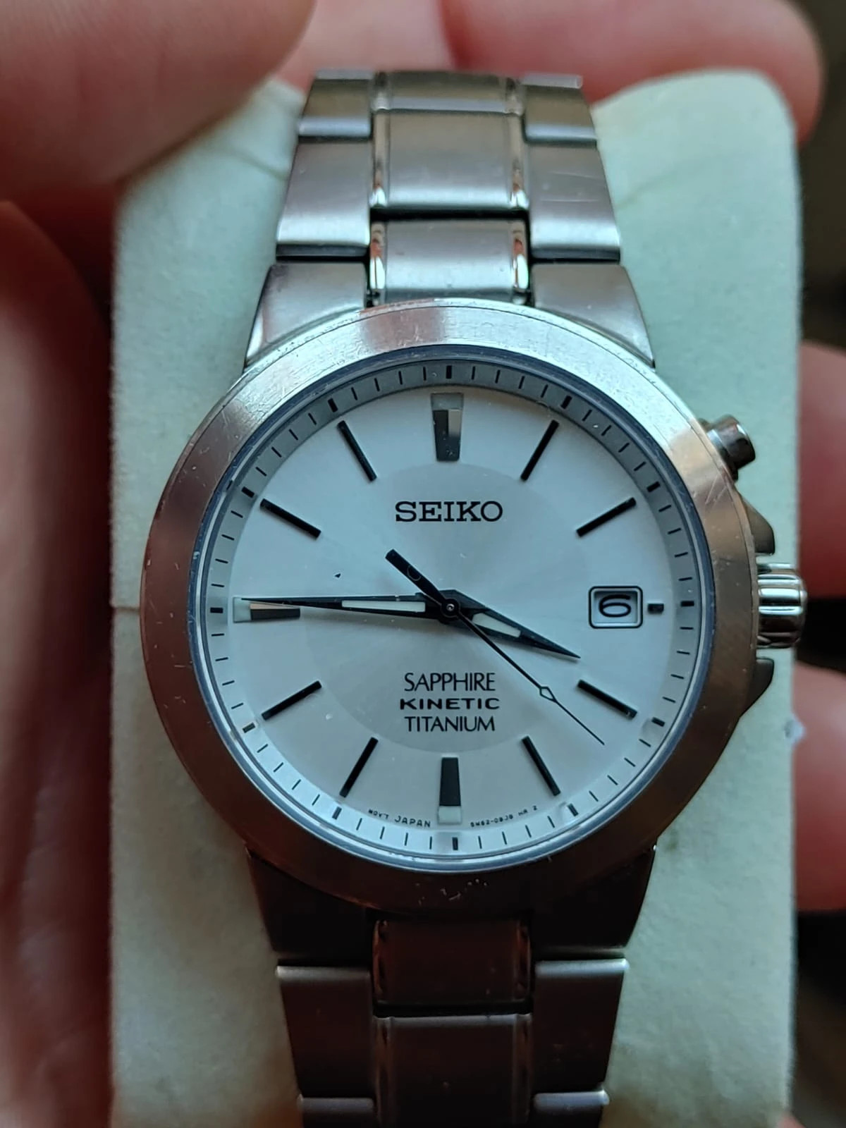 Seiko sapphire kinetic cheap titanium