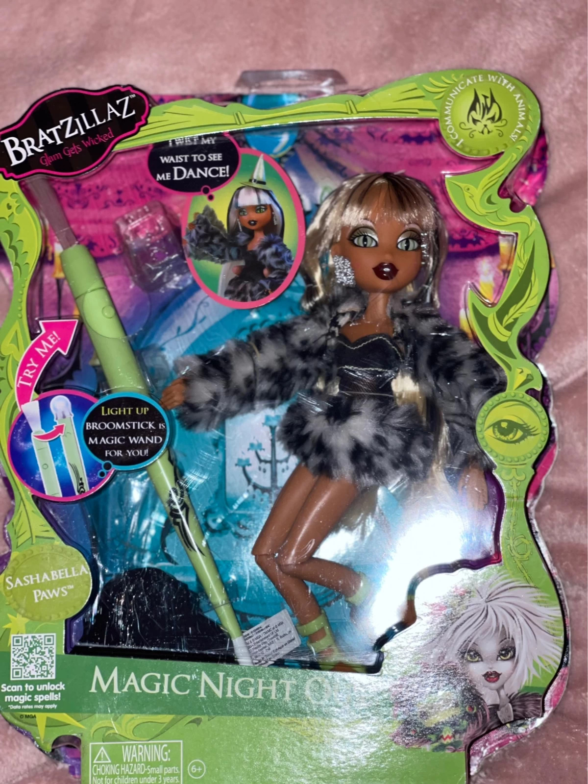 Bratzillaz Magic Night Out Doll - Sashabella Paws : : Toys