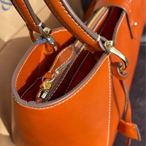 Dooney Bourke Alto Camilla Vinted