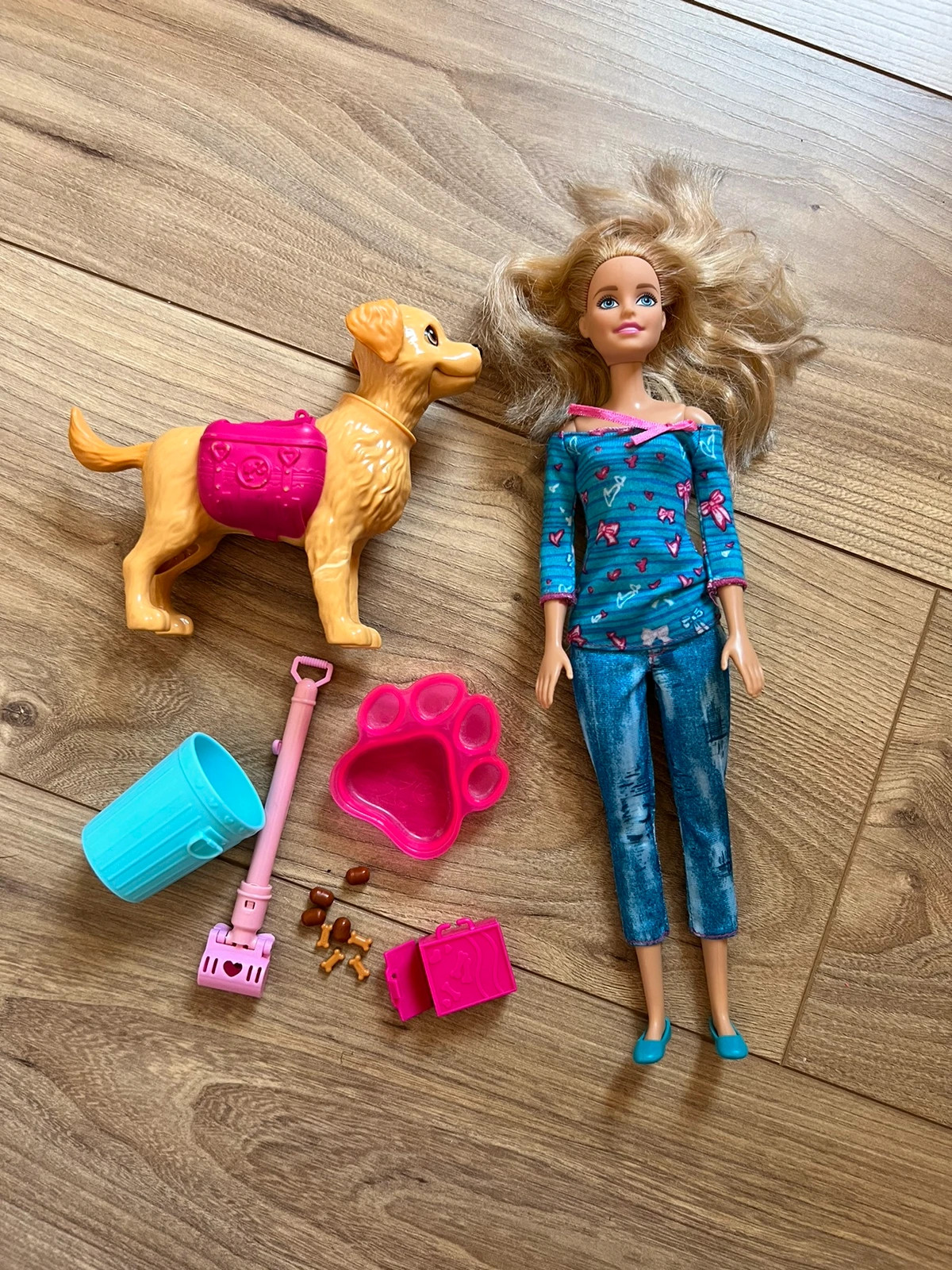 Barbie balade du chien shop