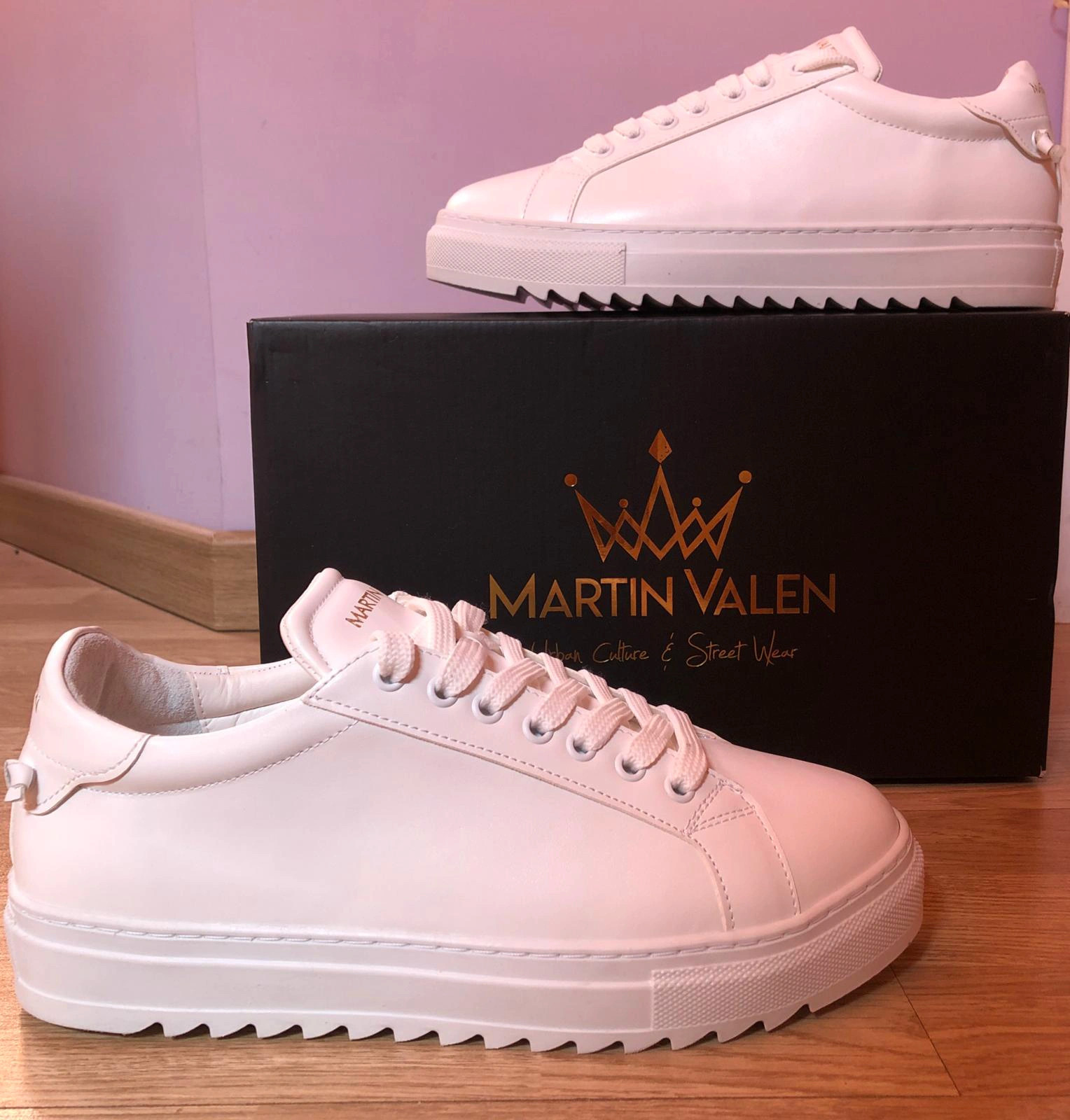 Martin sale valen scarpe