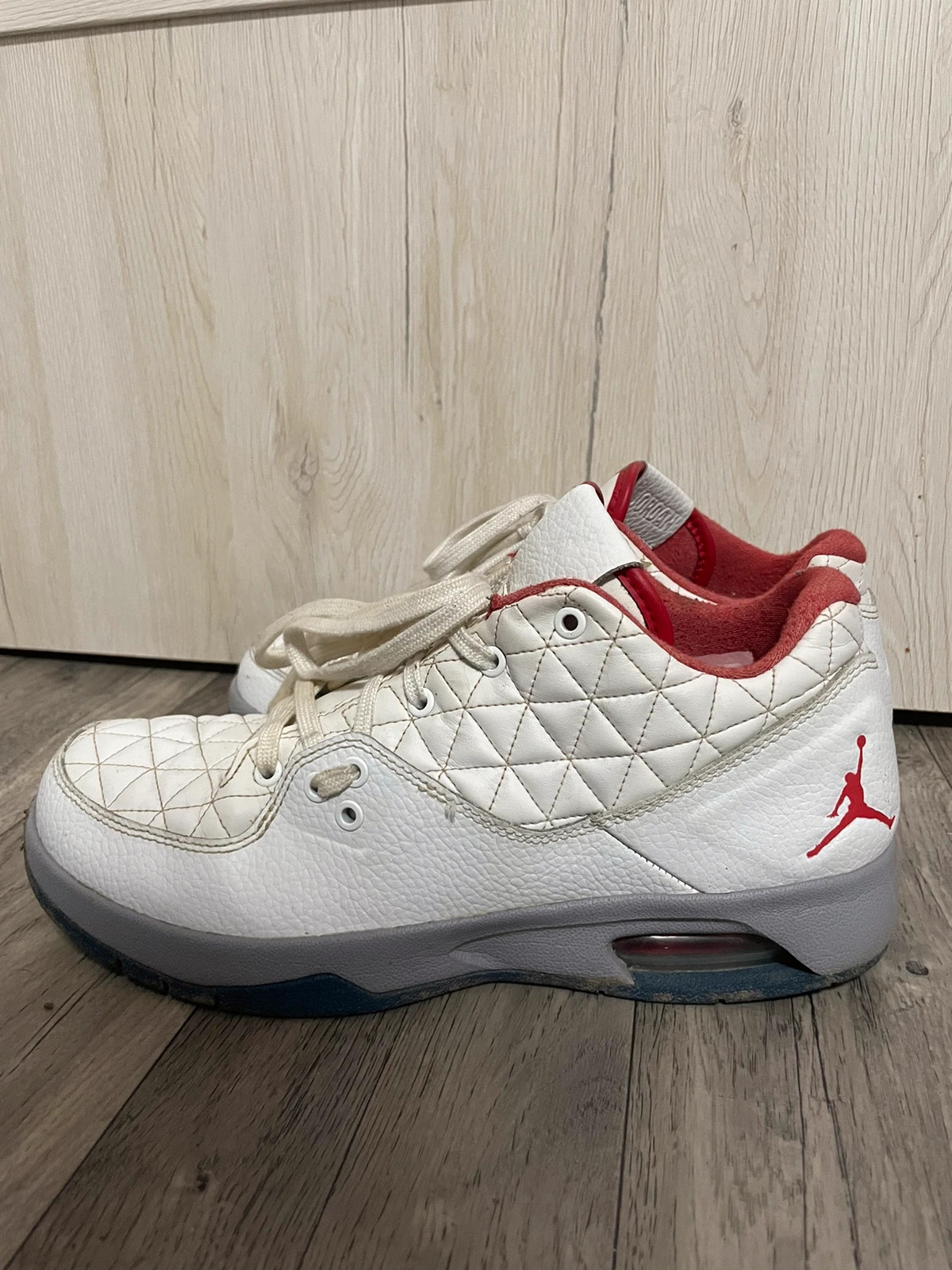 Jordan Clutch White Fire Red Vinted