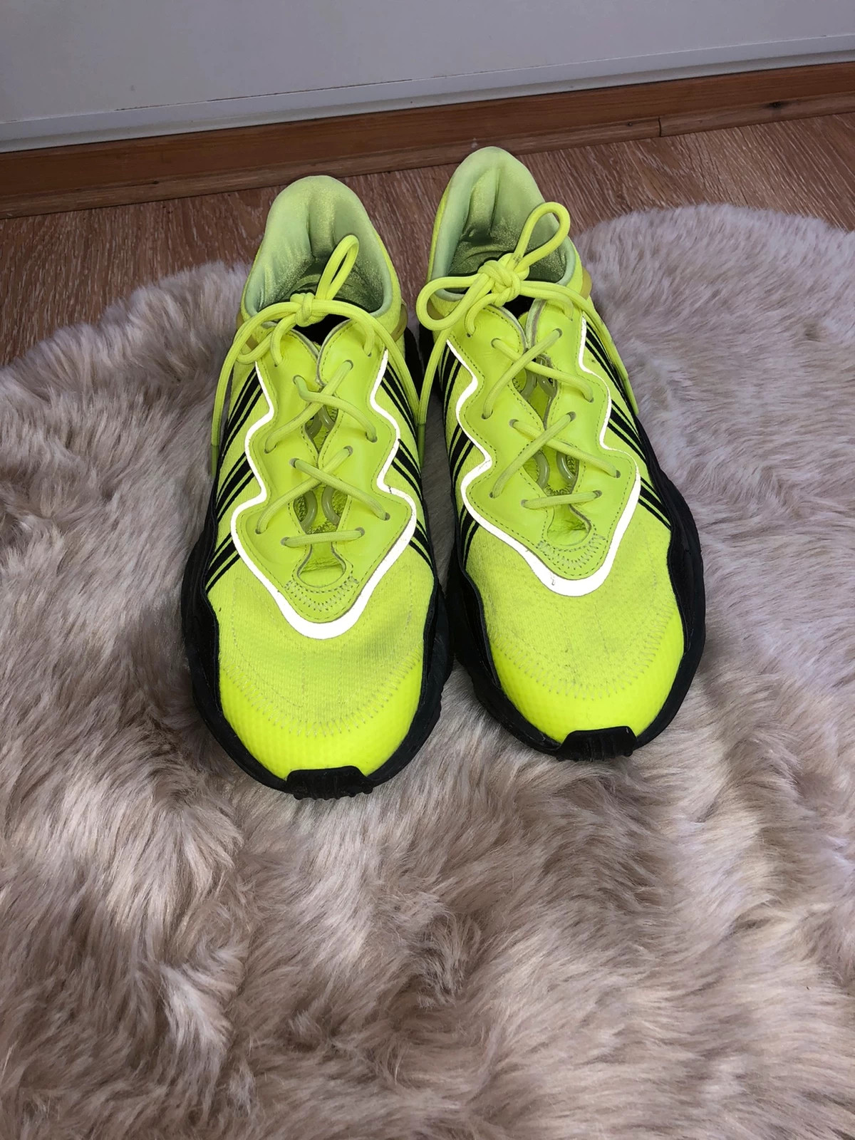 Chaussure Adidas Ozweego jaune fluo