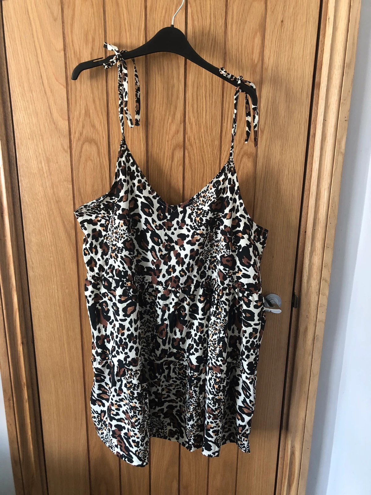 ladies Pep & Co leopard print Sleeveless blouse size 20.