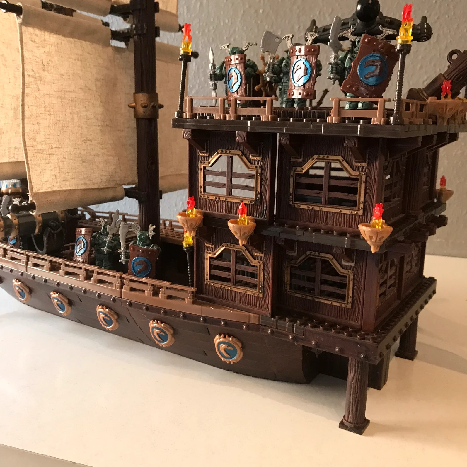 Tableau de bord de voiture diorama Black Pearl Ship, bateau de pirates  miniatures -  France