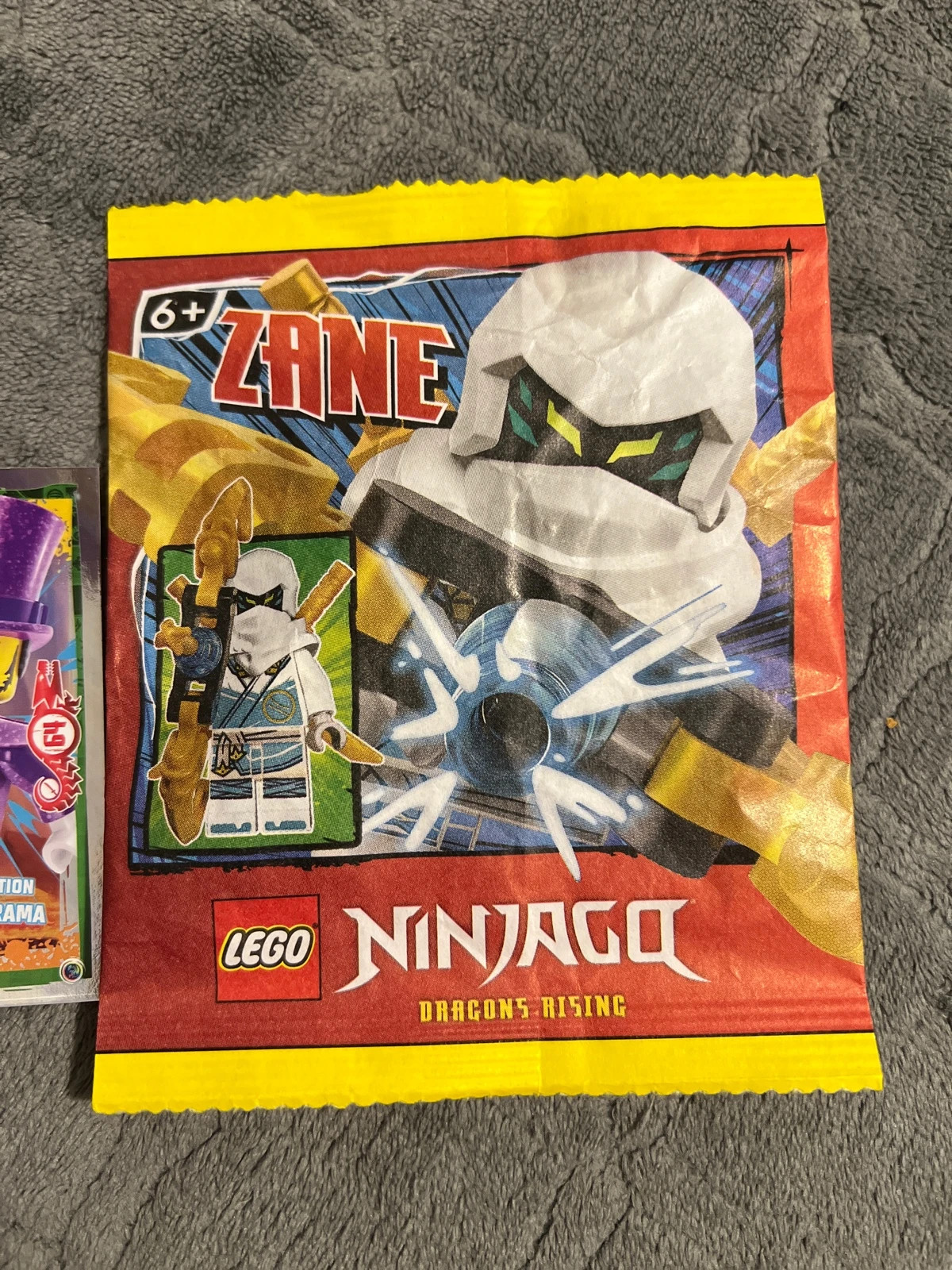 Sprzedam paczkę ludzików ninjago