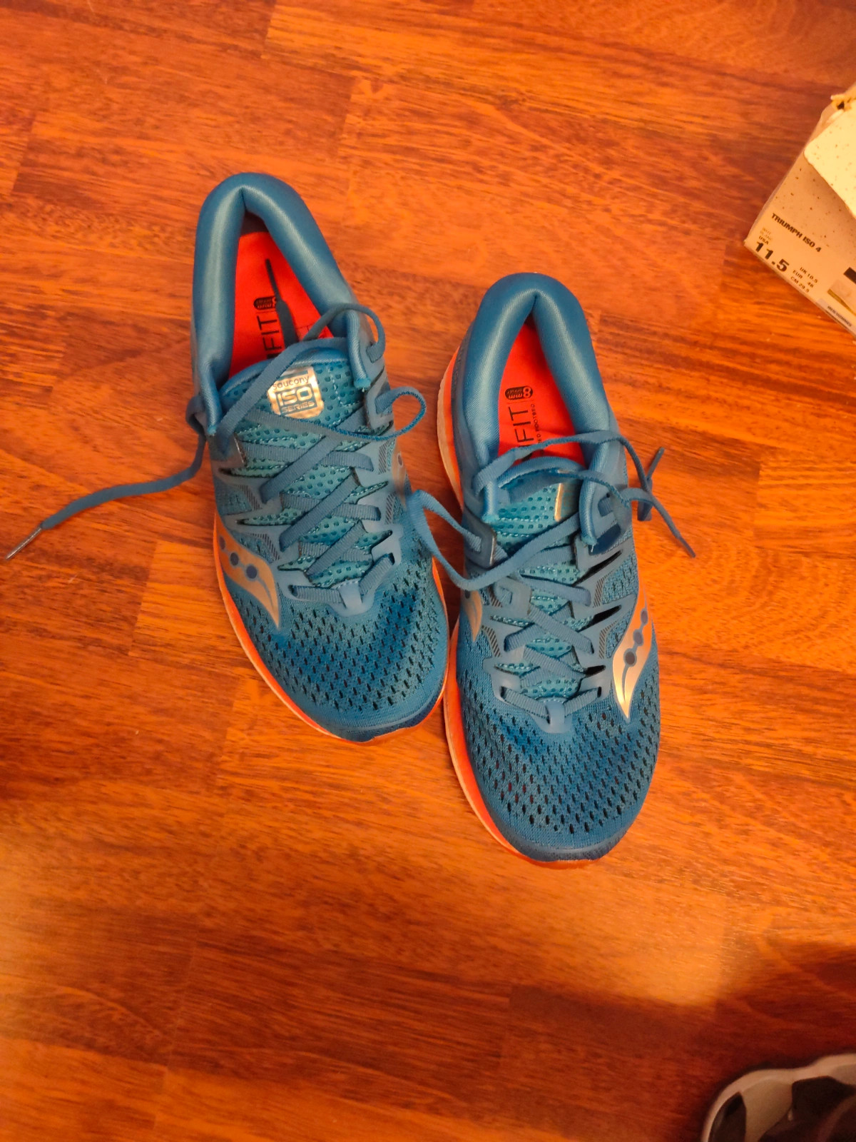 Saucony triumph iso sales 5 sports direct