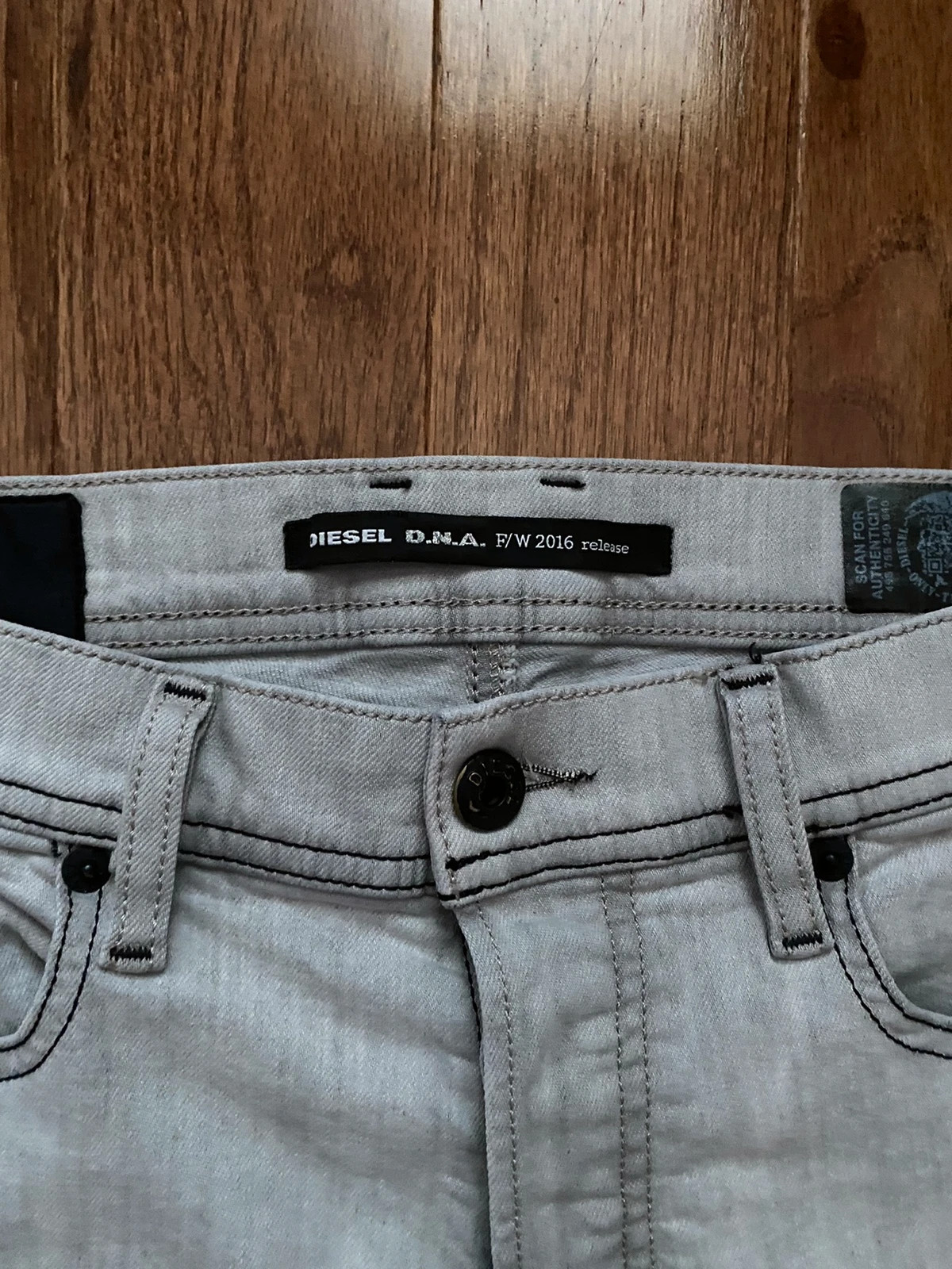 シェリエ shellerスキニーデニム ライトブルー 新品タグ付き シェリエ shellerスキニーデニム ライトブルー 新品タグ付き