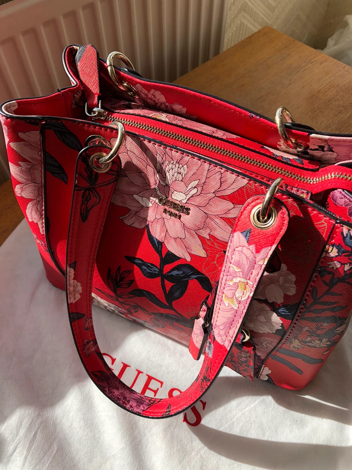 Guess red hotsell floral bag