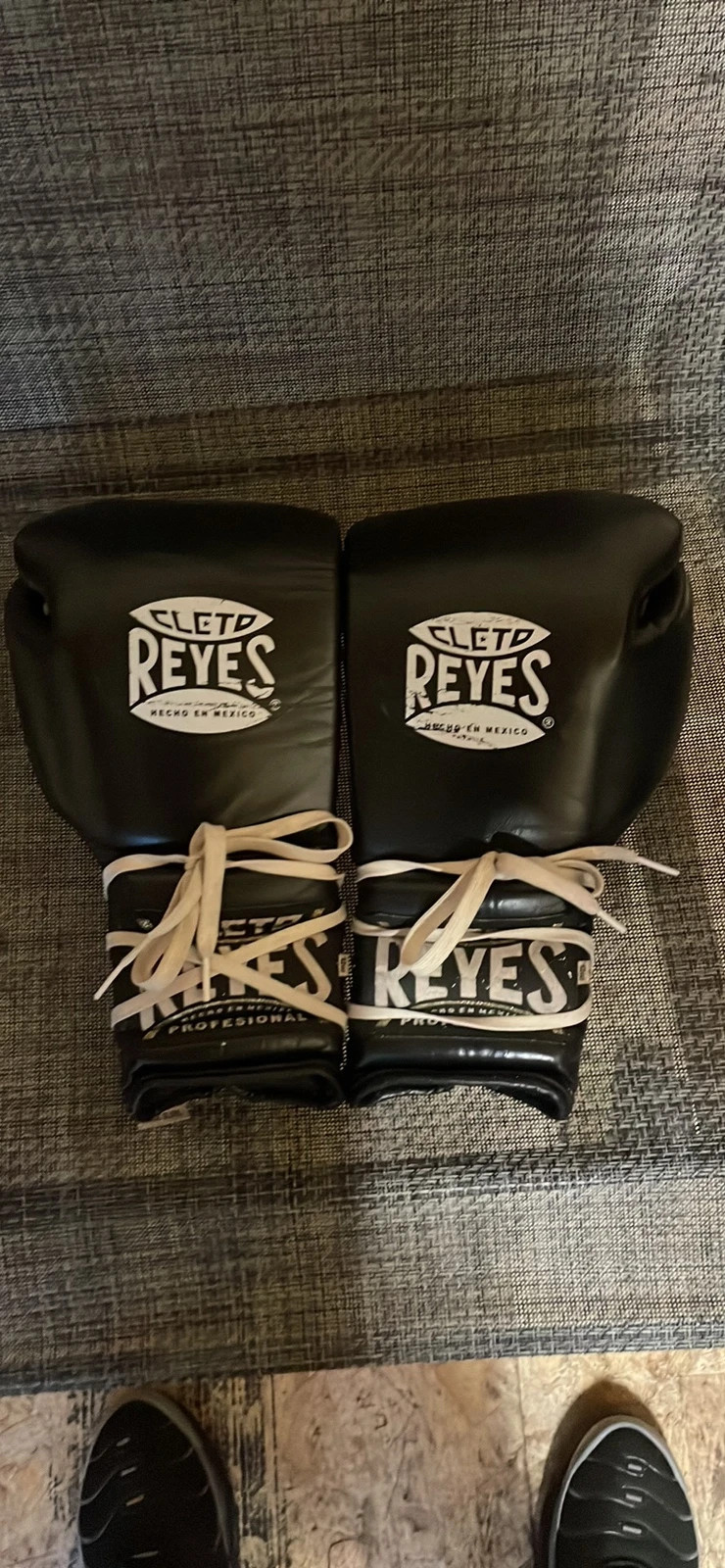 12 oz Cleto Reyes Lace up boxing gloves Vinted