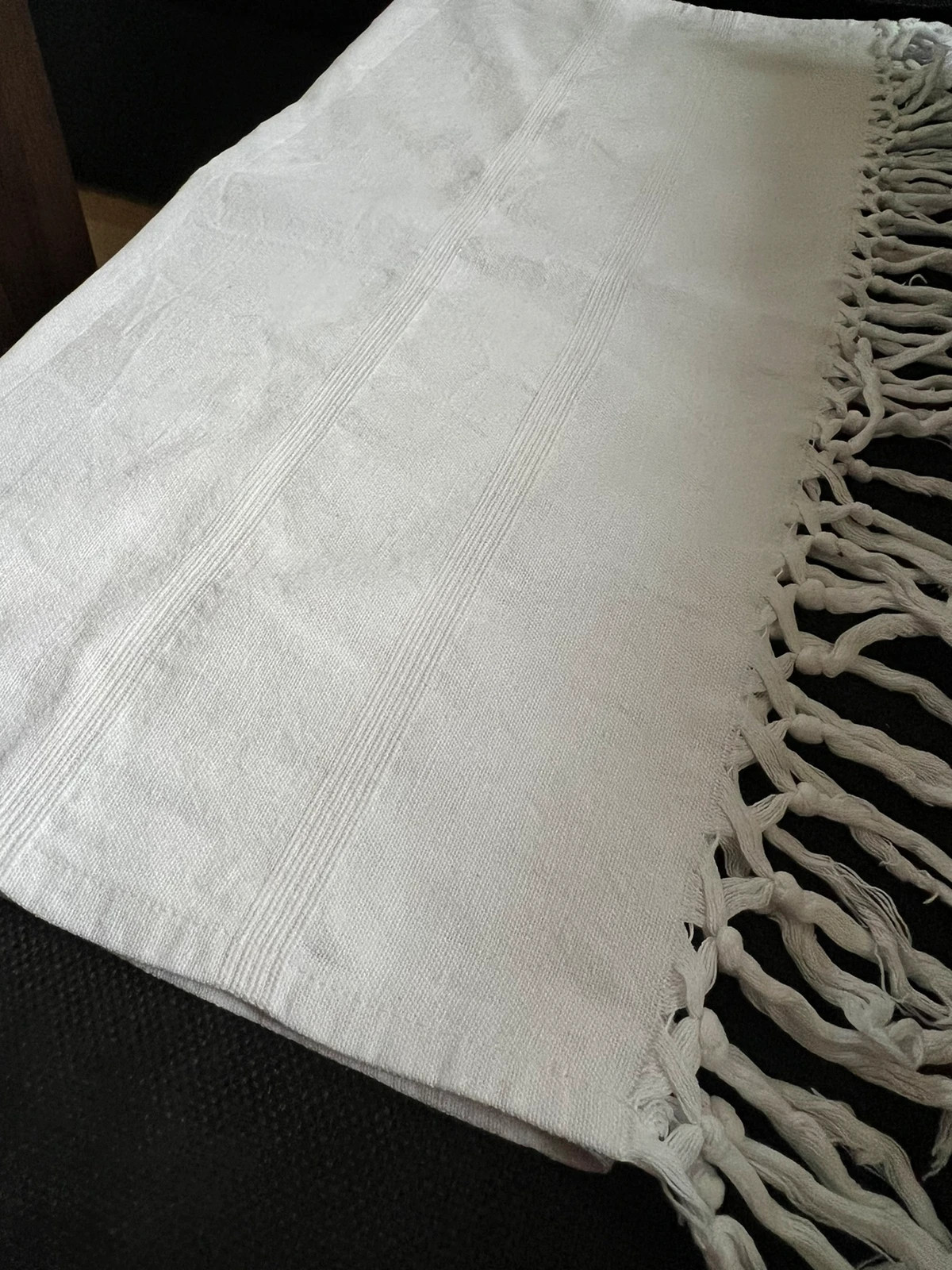 Białe lniane ręczniki plażowe Zara pareo
