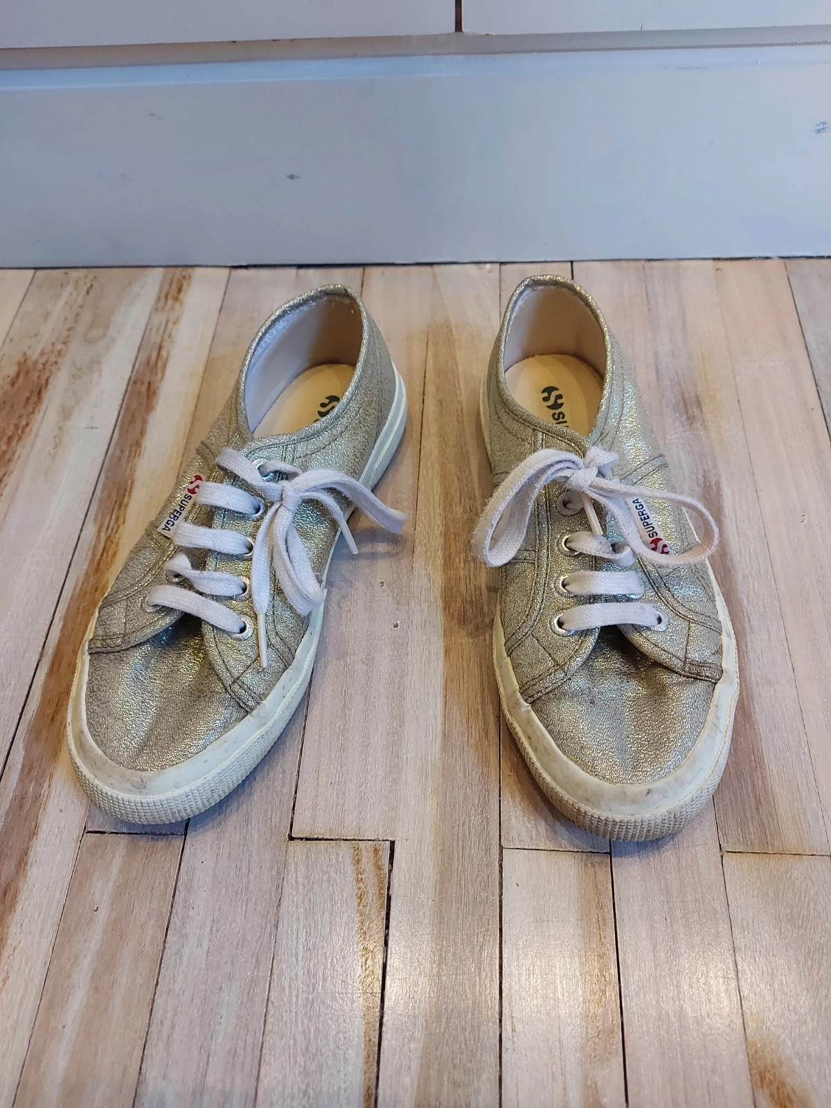 Superga best sale doradas mujer