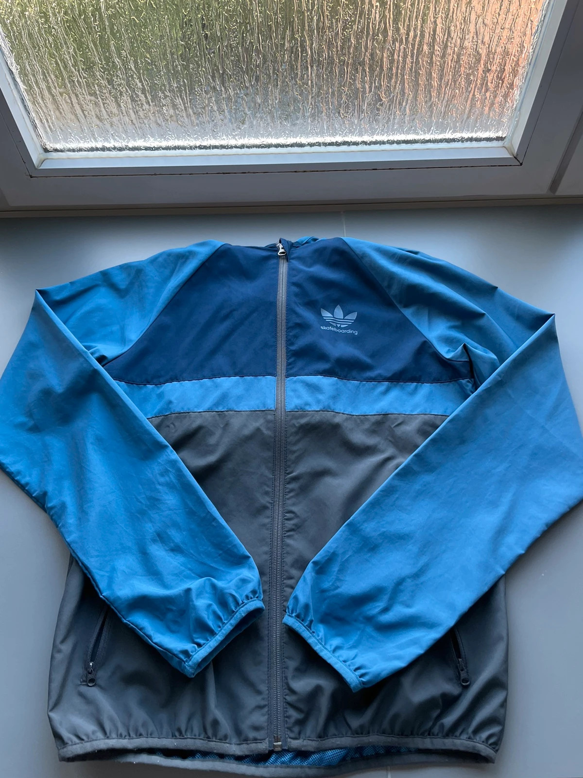 Adidas top skate windbreaker
