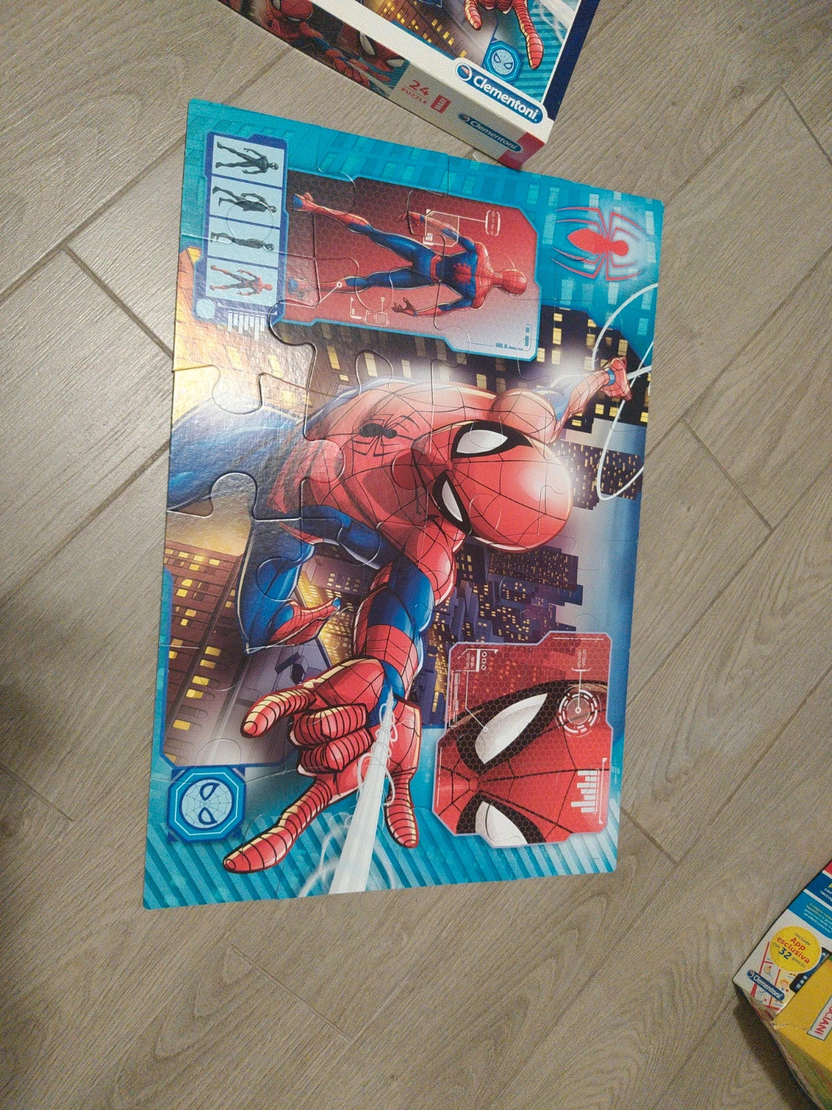 Marvel Spider-Man Super color puzzle 24 Maxi 3+