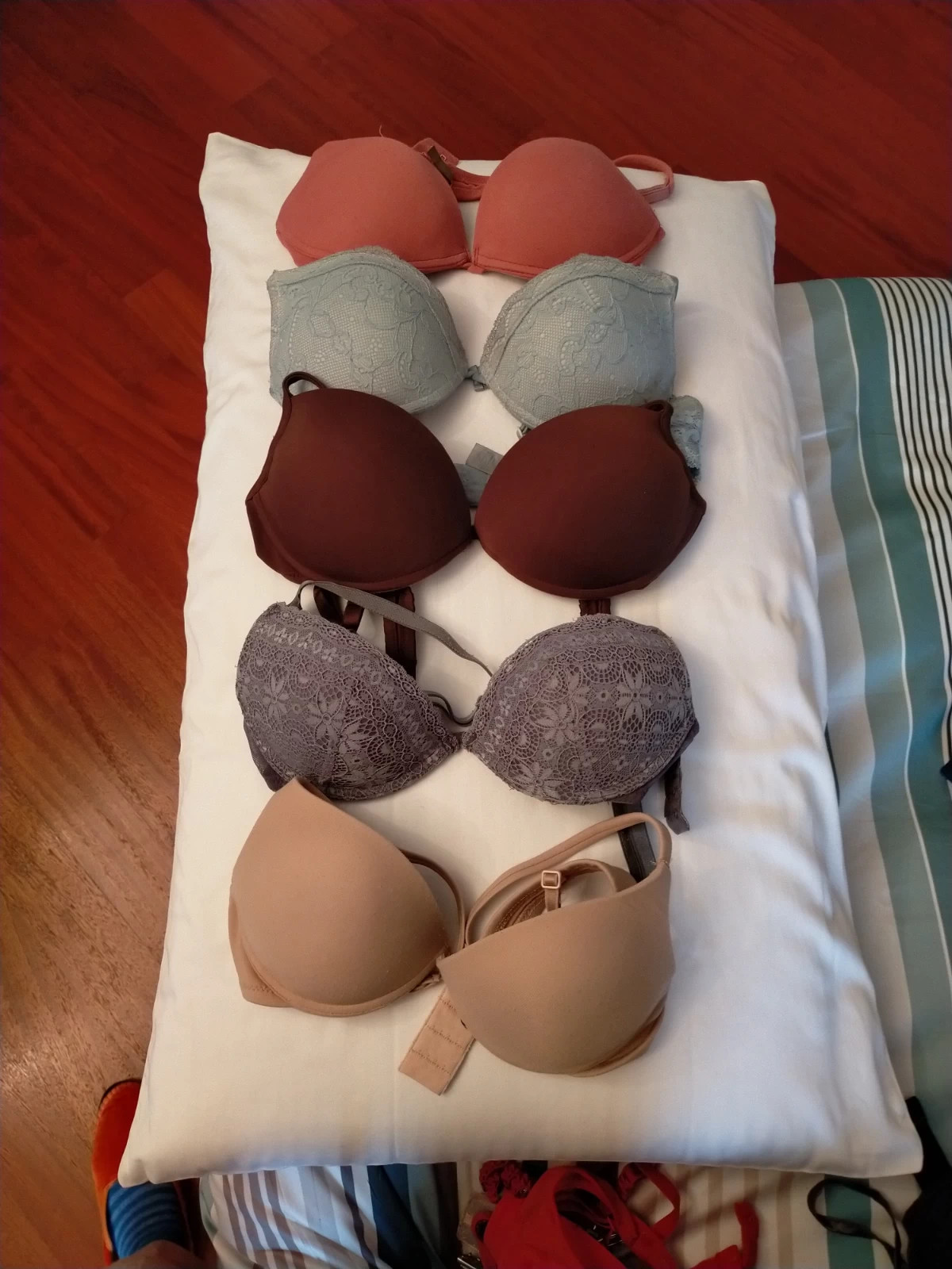 INTIMISSIMI LOTTO REGGISENI II e Canotte S