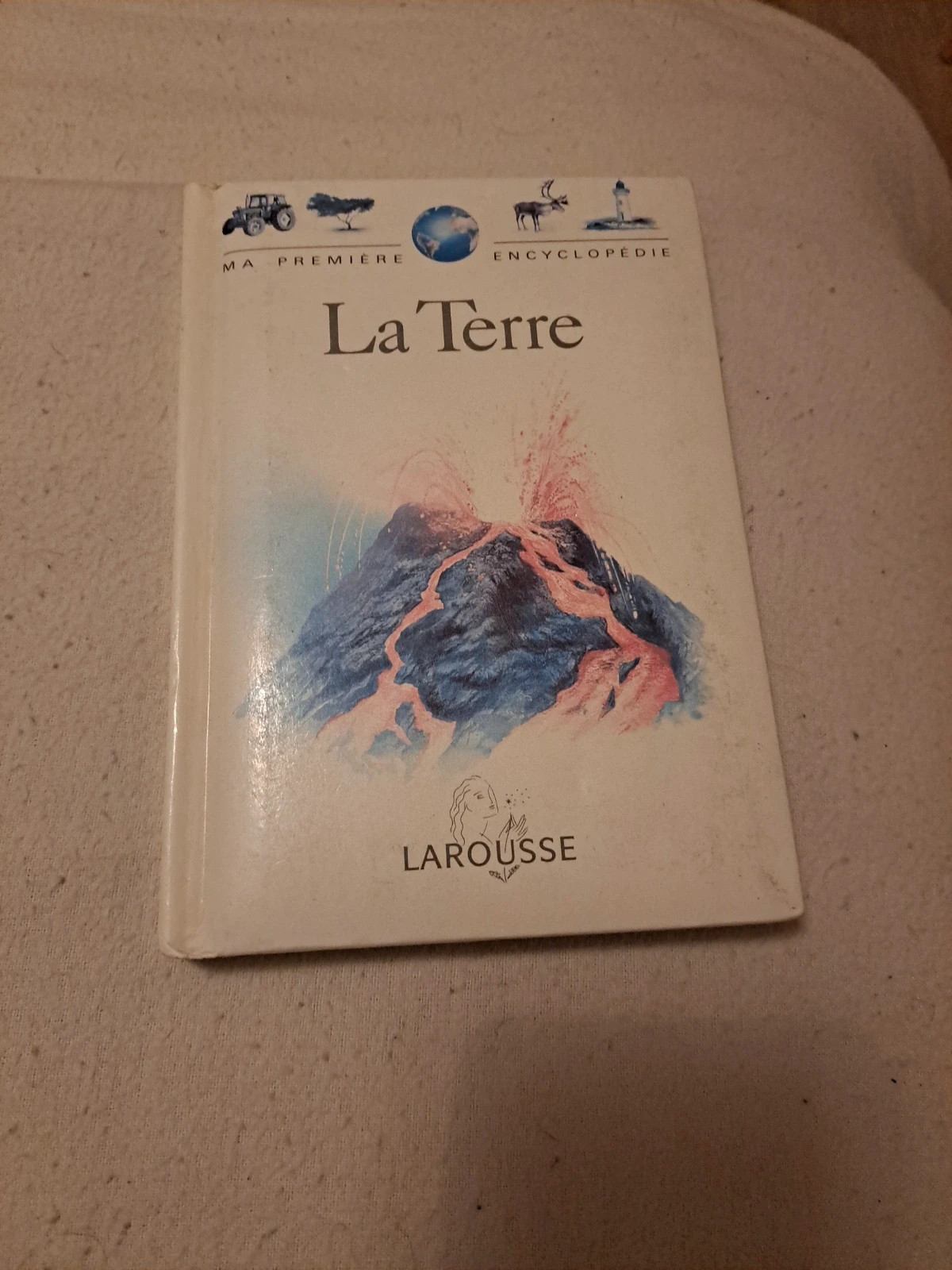 Terre - LAROUSSE