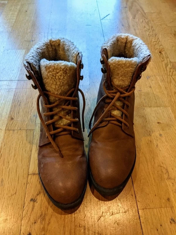 Light clearance brown boots