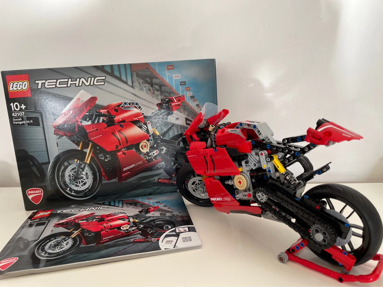LEGO Technic Ducati Panigale V4 R 42107 LEGO : la boîte à Prix