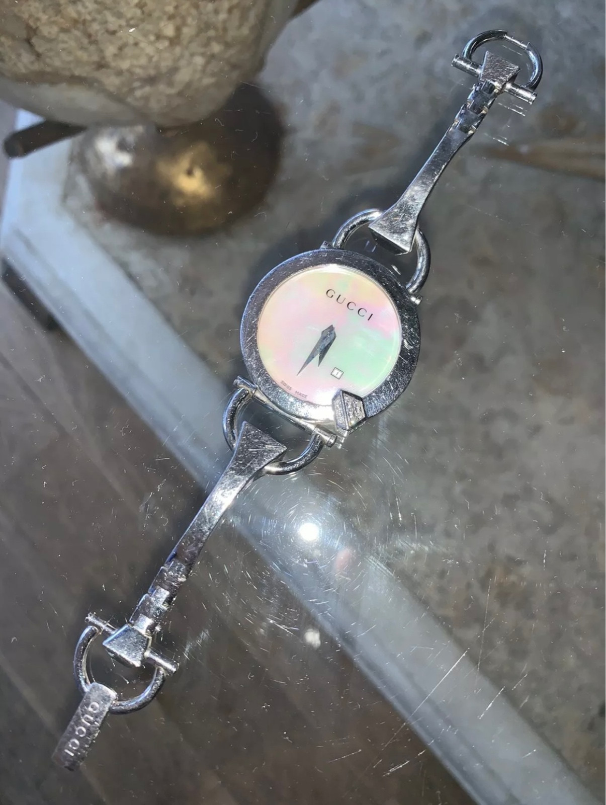 Gucci watch sales pearl face