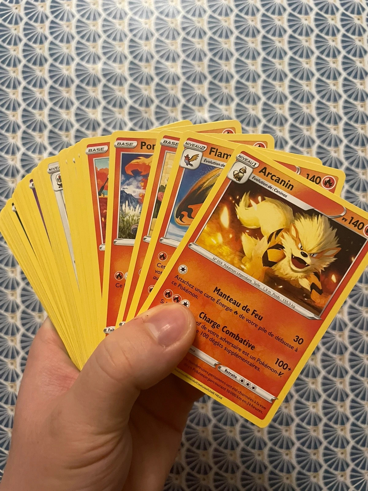 Jeu de cartes à collectionner Pokémon : Épée et Bouclier — Tempête d'argent  Lot de 3 blisters - 1 au hasard 