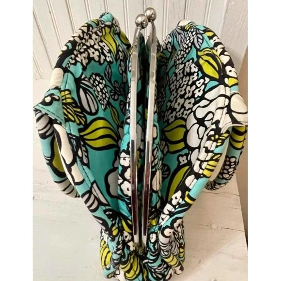 Vera Bradley Purse Eloise Shoulder Bag Kiss Lock Closure Beautiful Vinted