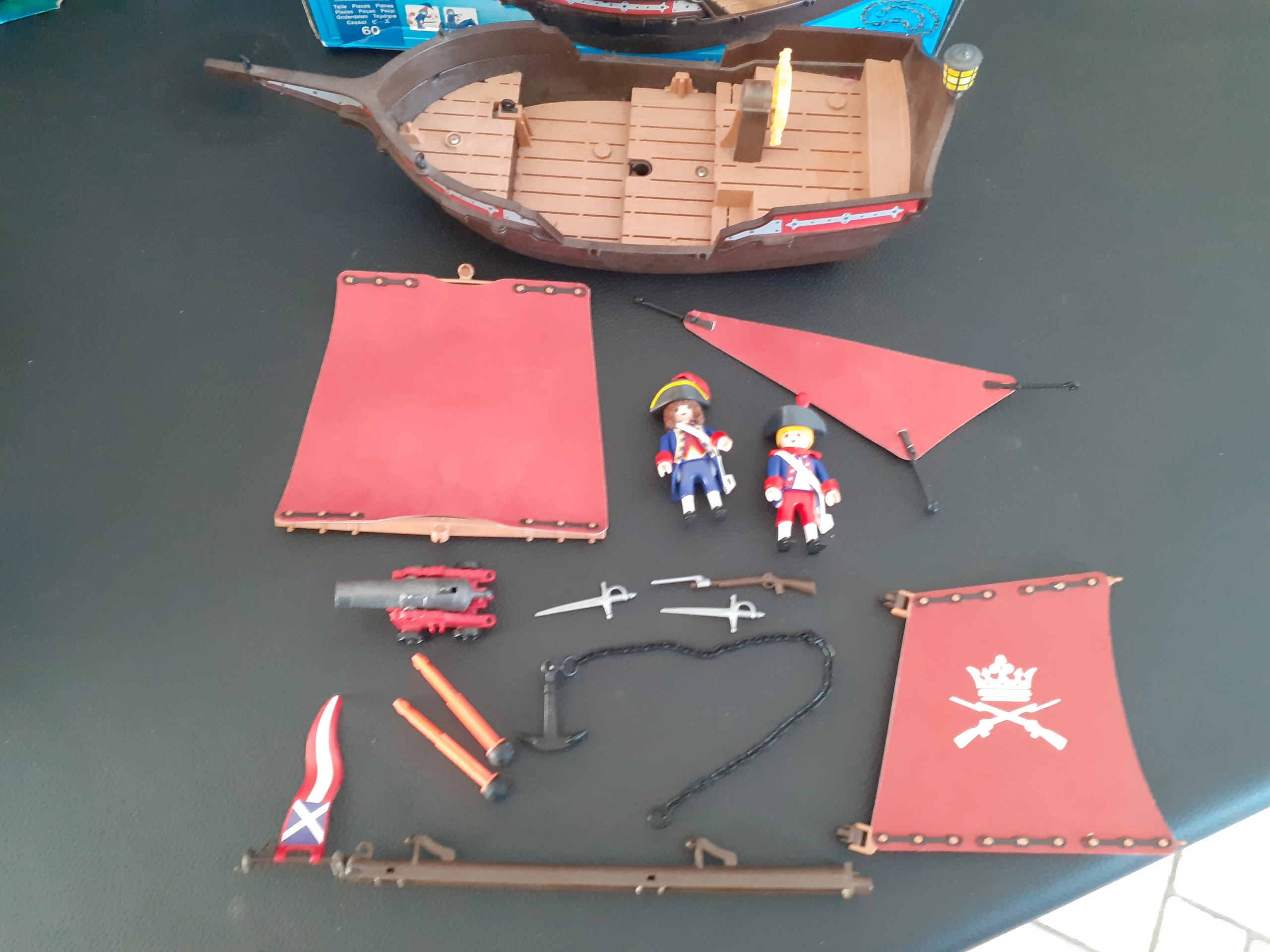 Chaloupe soldat/Bateau pirates 6681 - Playmobil