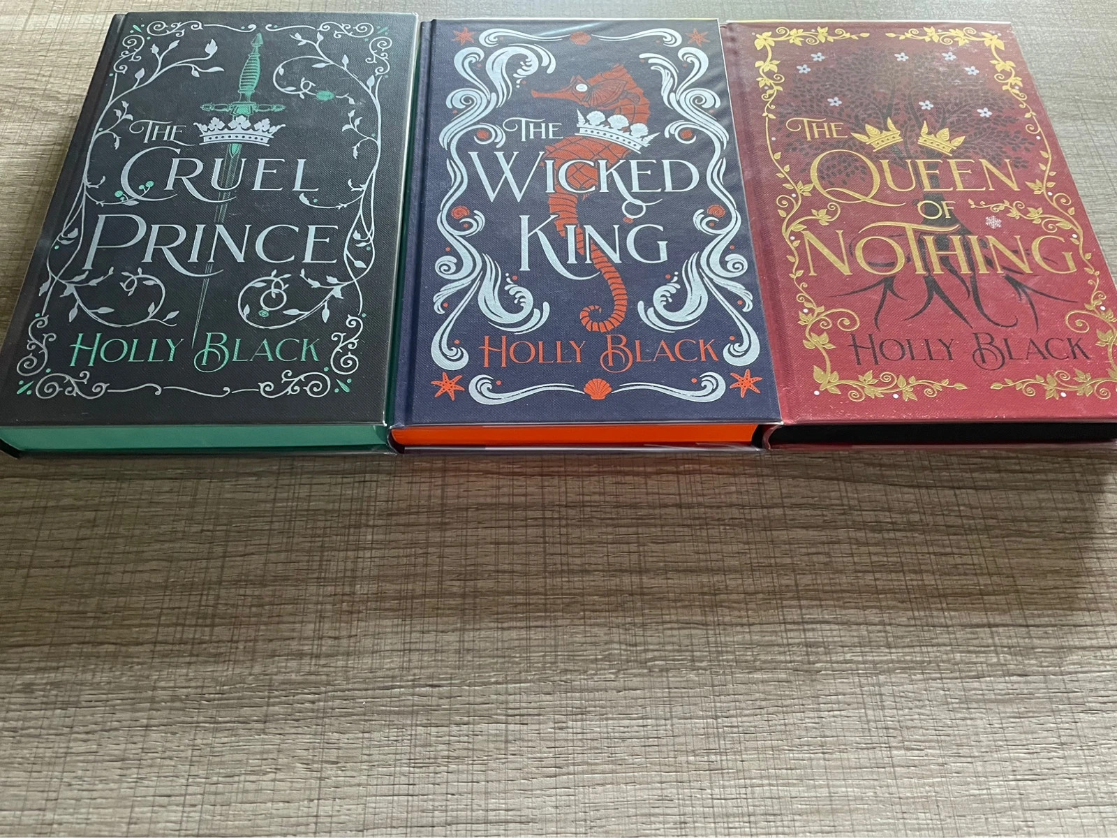 THE QUEEN OF NOTHING BOX - OwlCrate