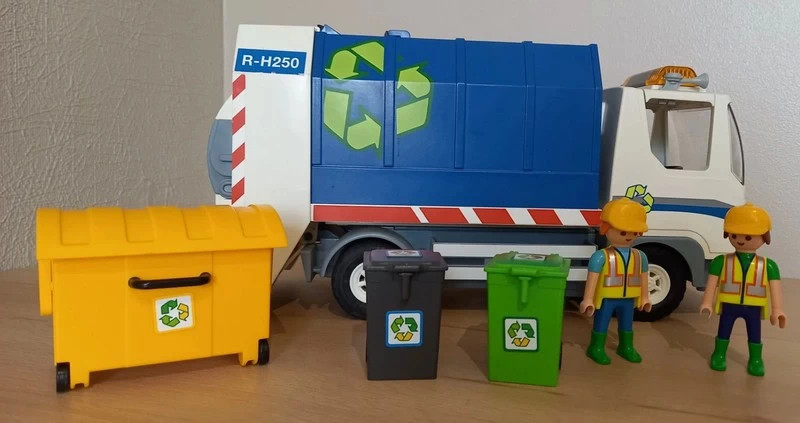 PLAYMOBIL 4129 Camion Poubelle De Recyclage Avec Lumieres - Playmobil -  Achat & prix