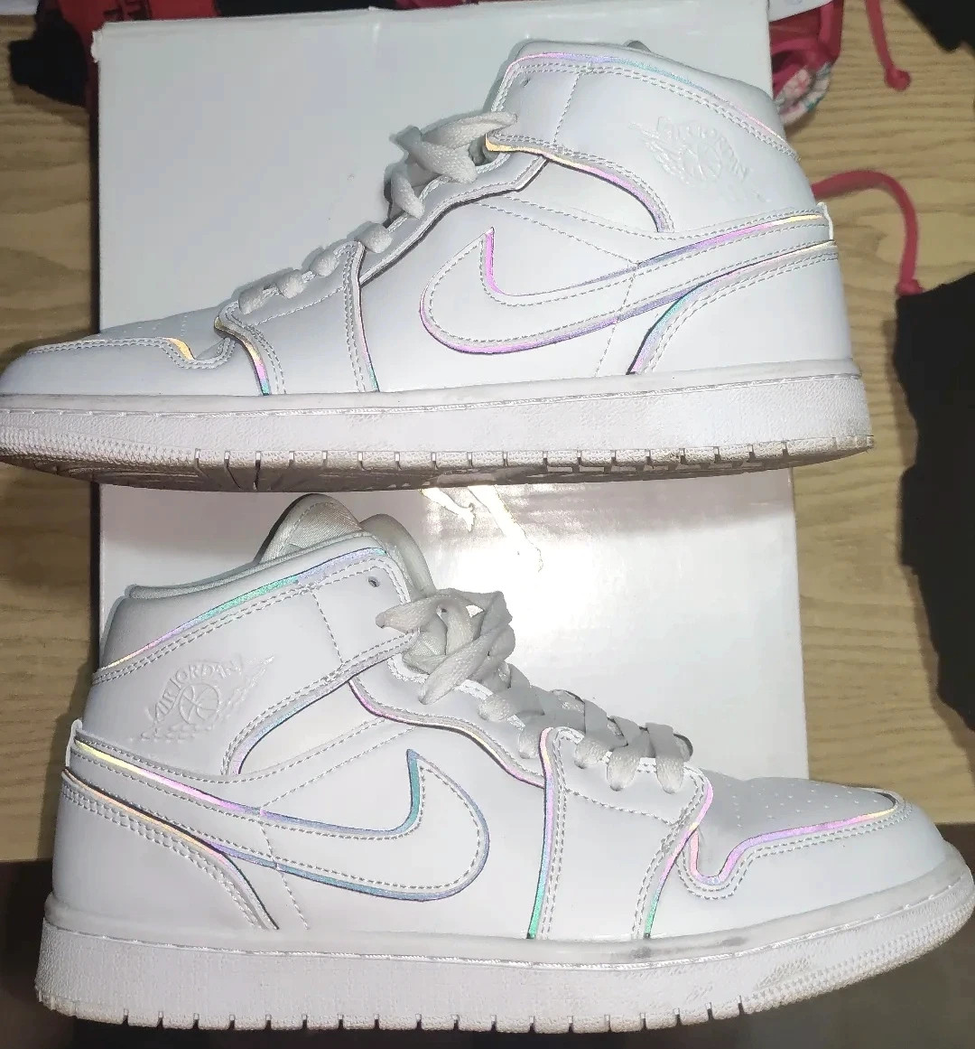 Nike air jordan 1 mid se iridescent discount reflective