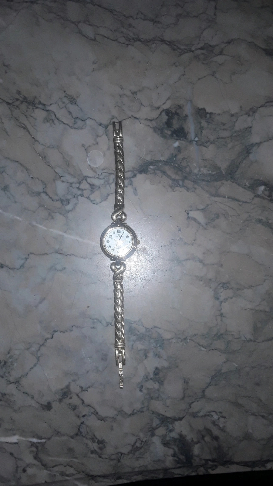 Montre Certus 3 atm quartz Vinted