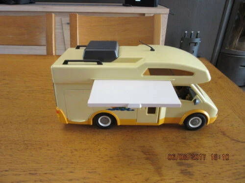 ② Camping-car Playmobil 3647 — Jouets