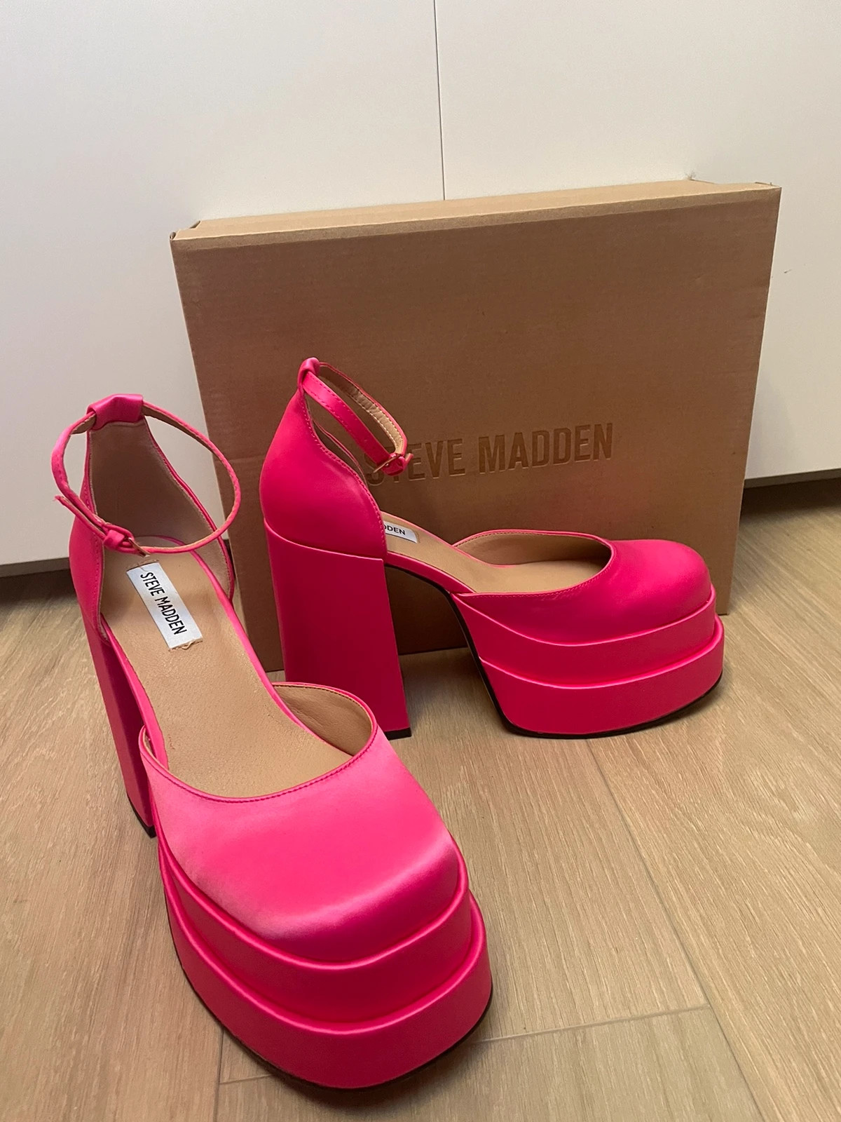 Pink heels steve madden sales