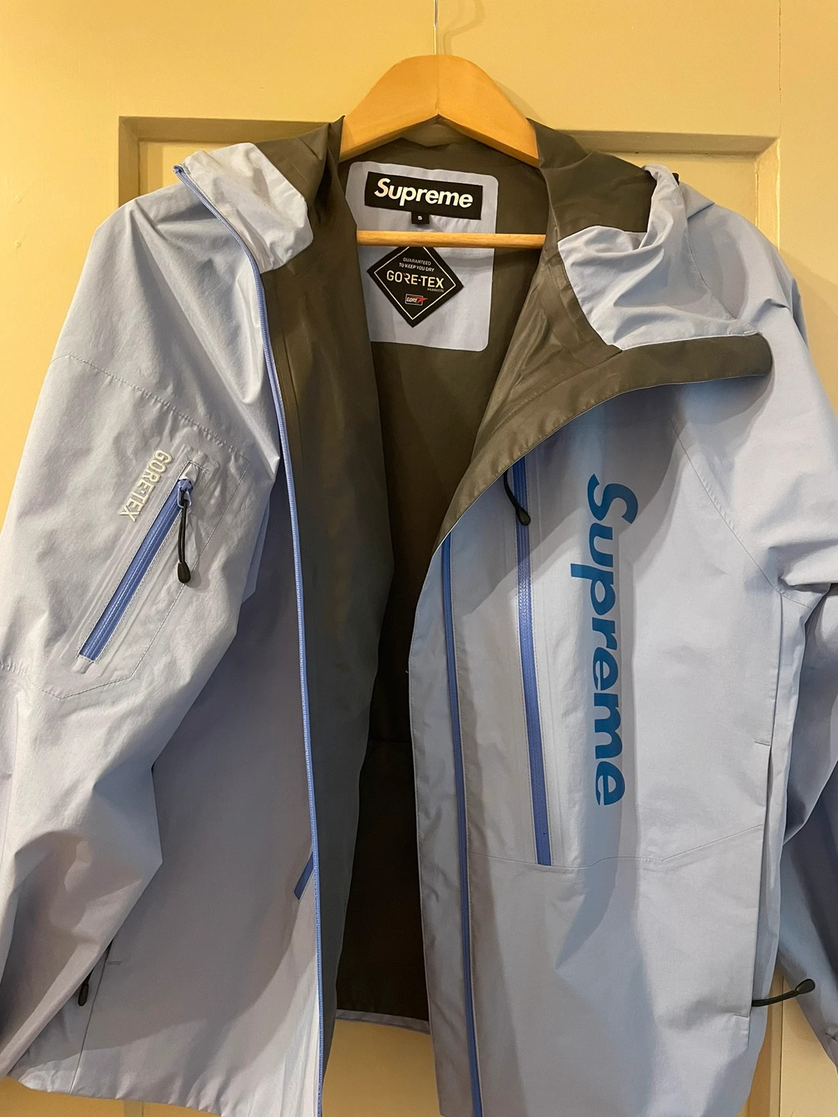 Gore tex supreme jacket discount