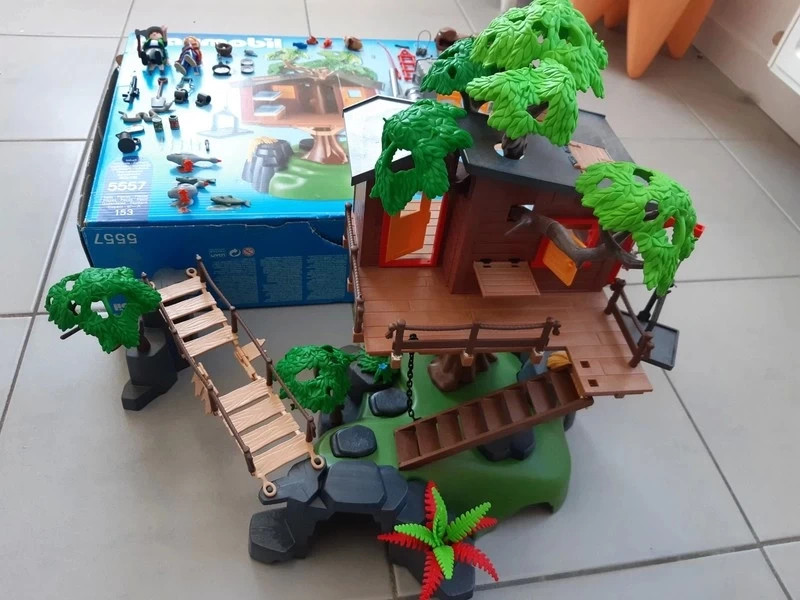 Puzzle 150 Pièces PLAYMOBIL Cabane dans les arbres avec figurine