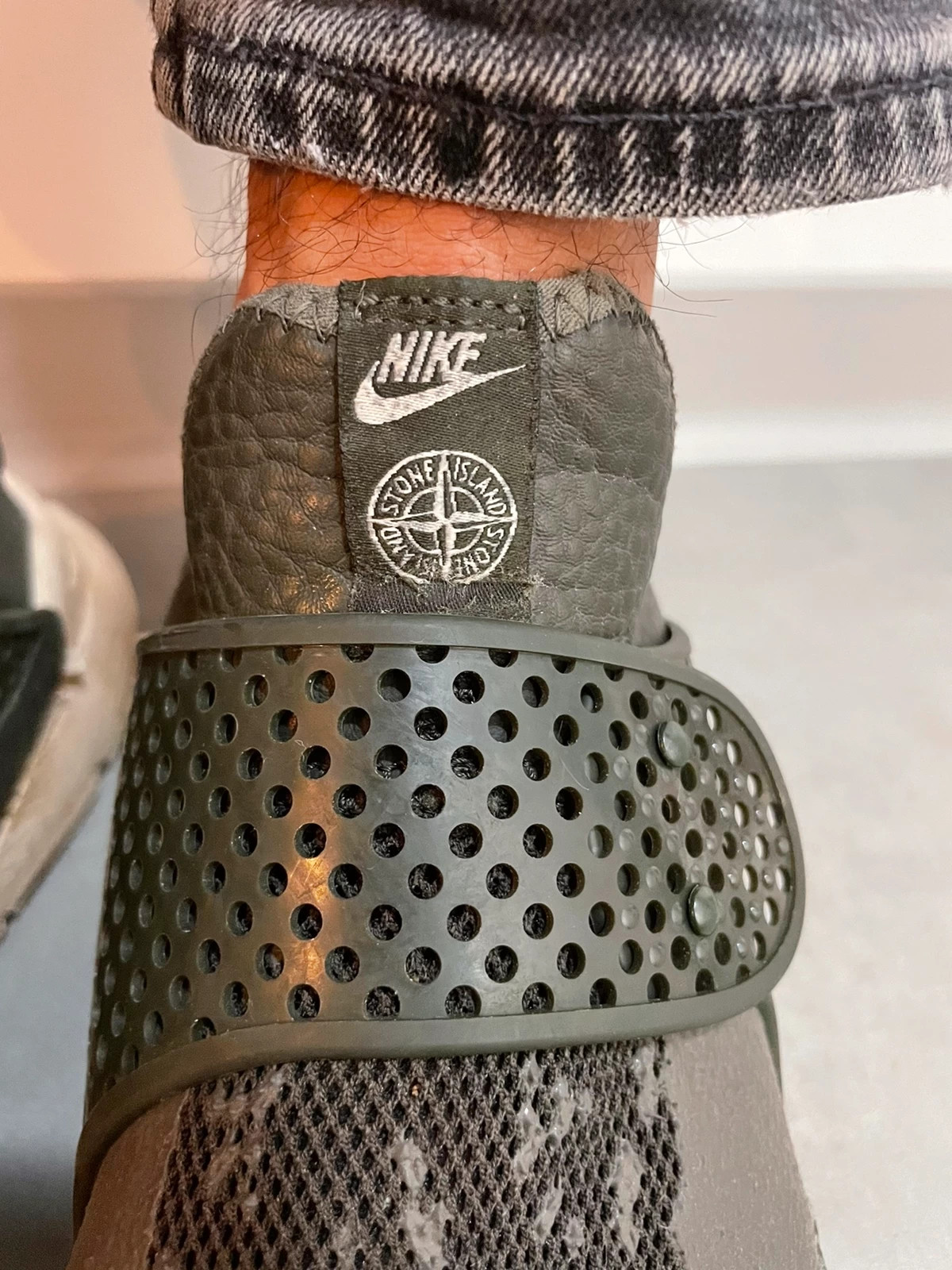 Nike sock dart shop x stone island