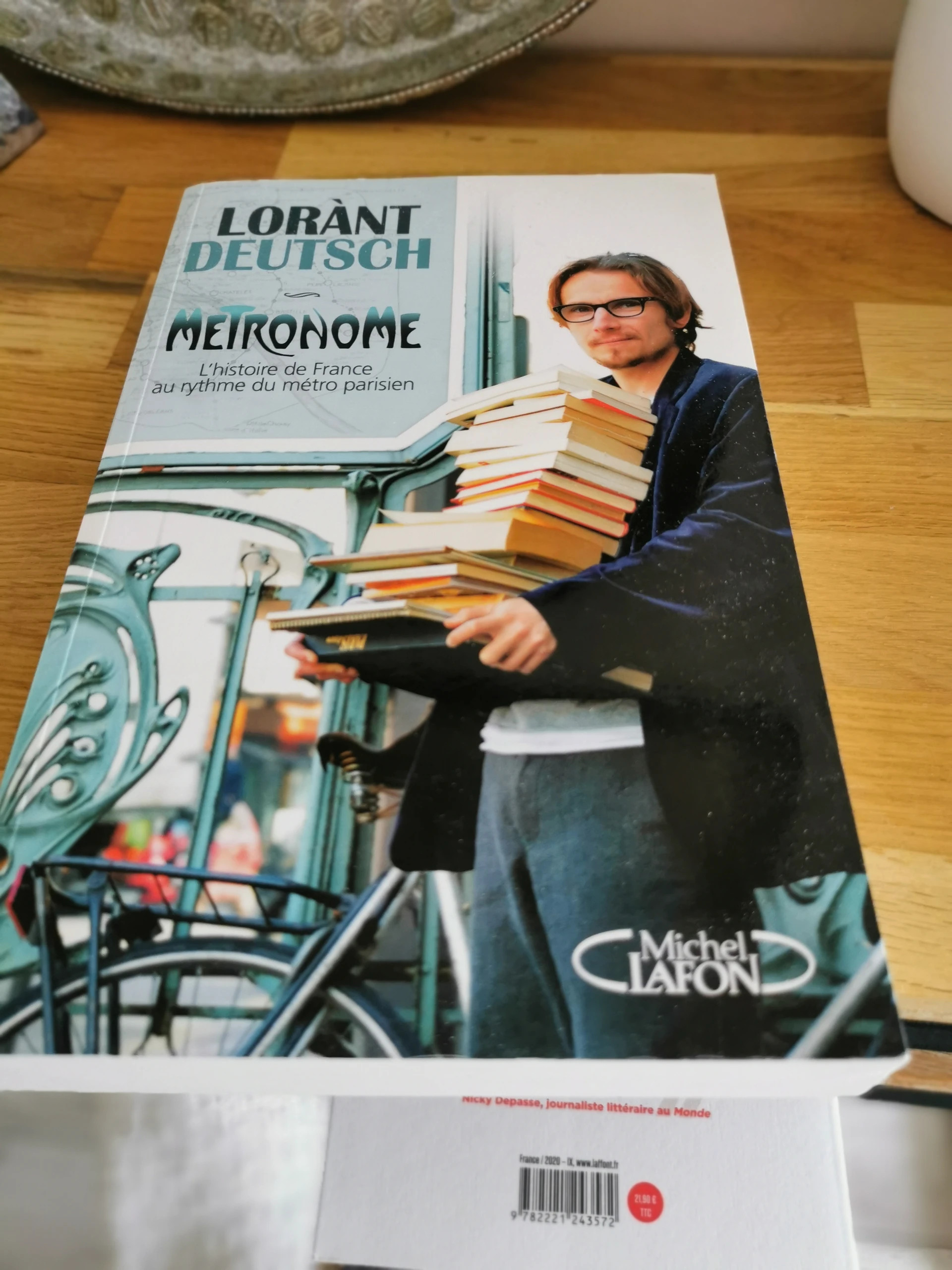Livre Métronome L'histoire de France au rythme du métro parisien Lorant  Deutsch