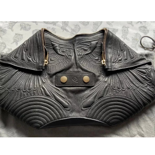Alexander mcqueen demanta clutch hotsell