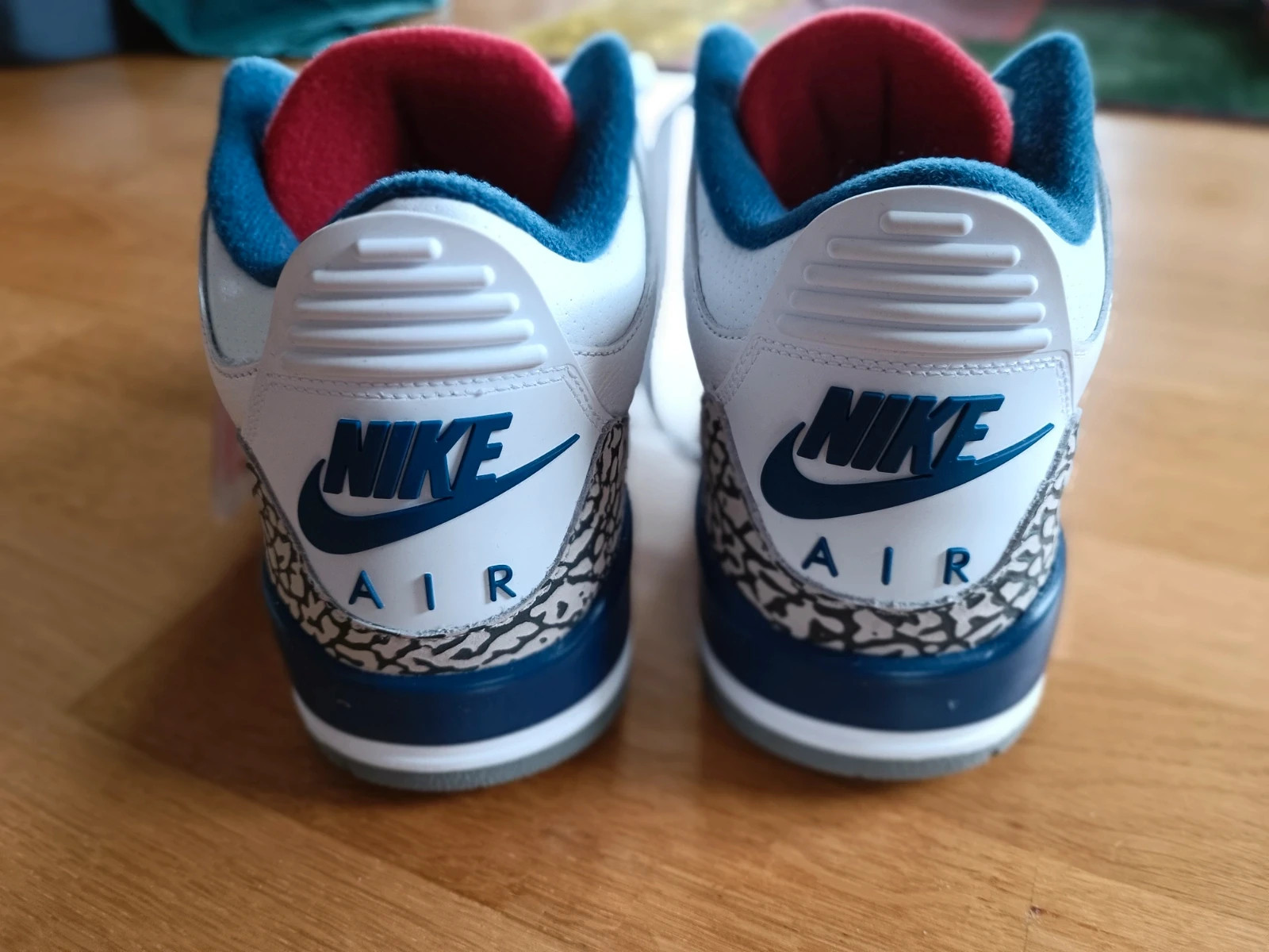 White red blue jordan 3 hotsell