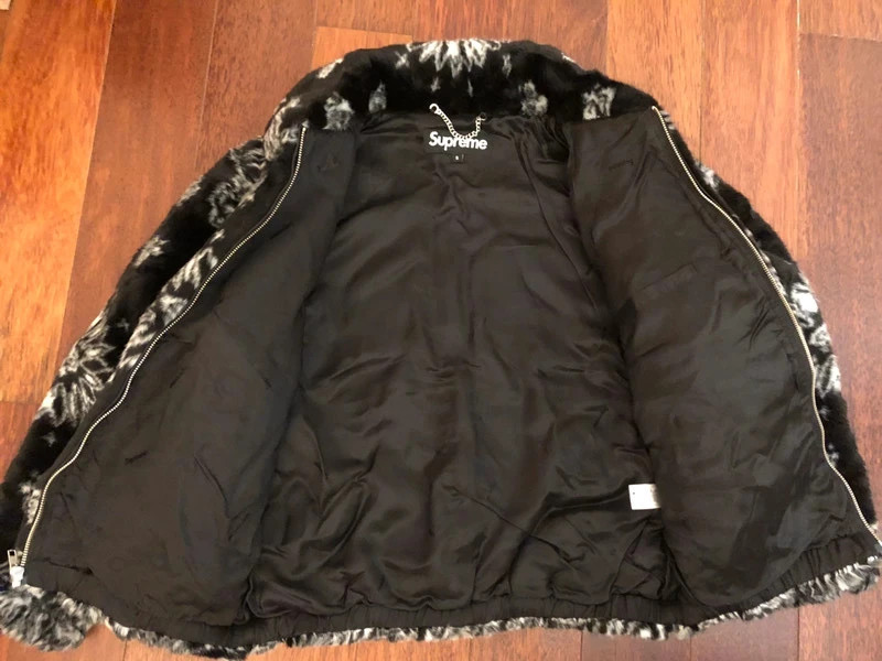 Suprême Bandana faux fur bomber jacket | Vinted