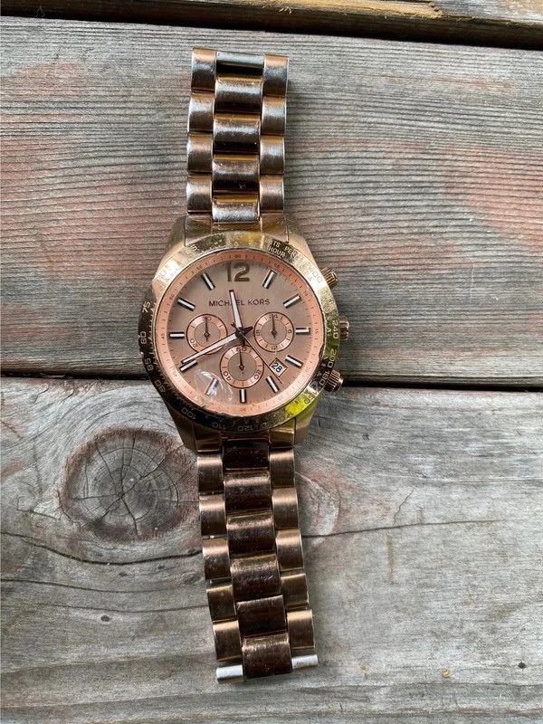 Michael kors gold sale and rose gold watch