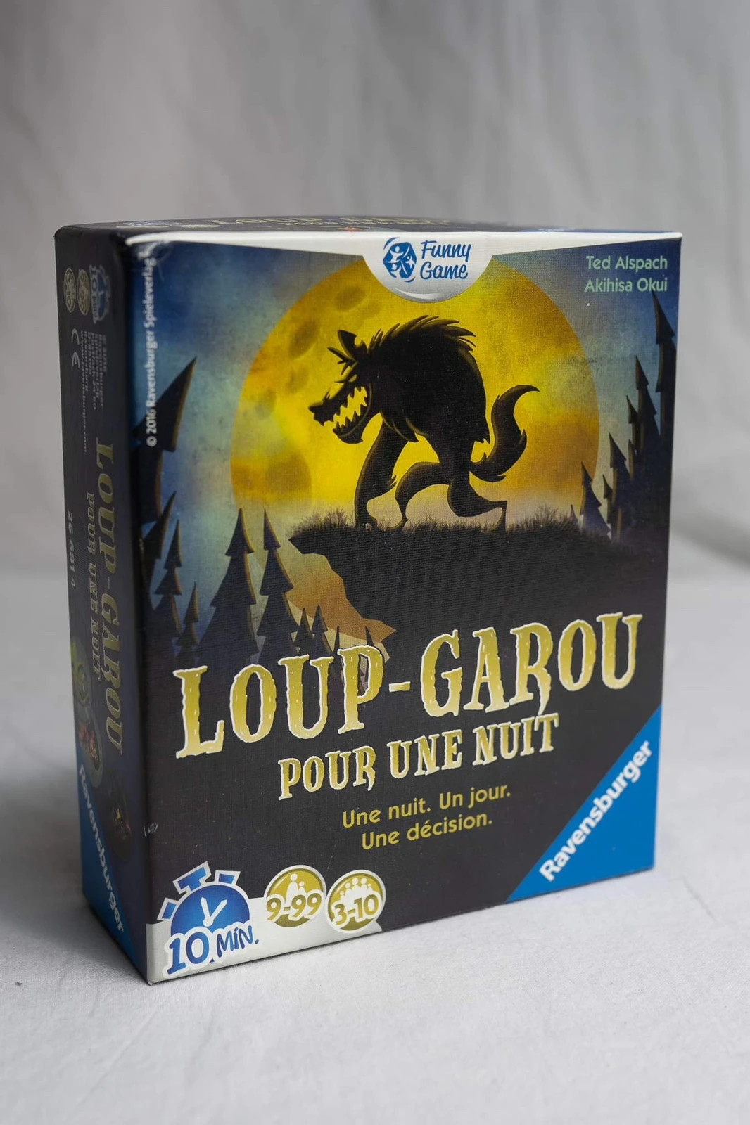 Loup-Garou pour un Crépuscule, Jeux d'ambiance, Jeux de société, Produits