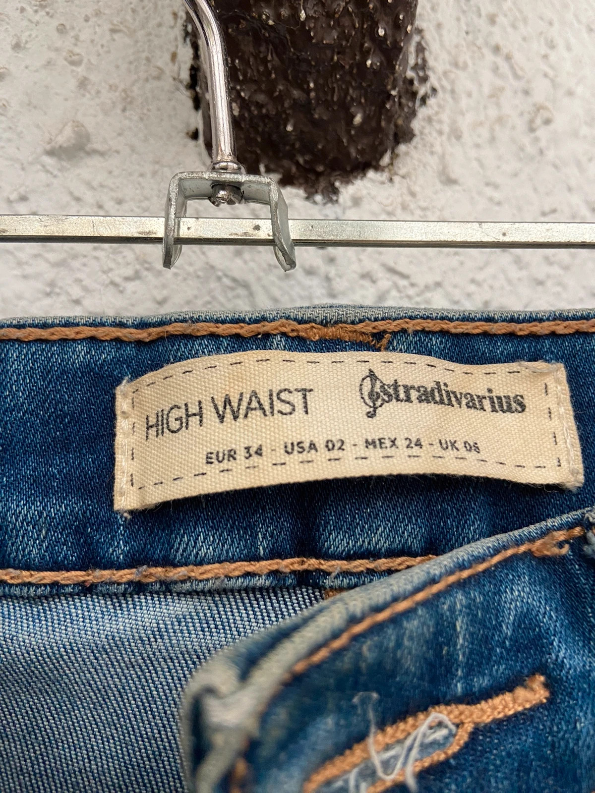 Stradivarius High Waisted Jeans